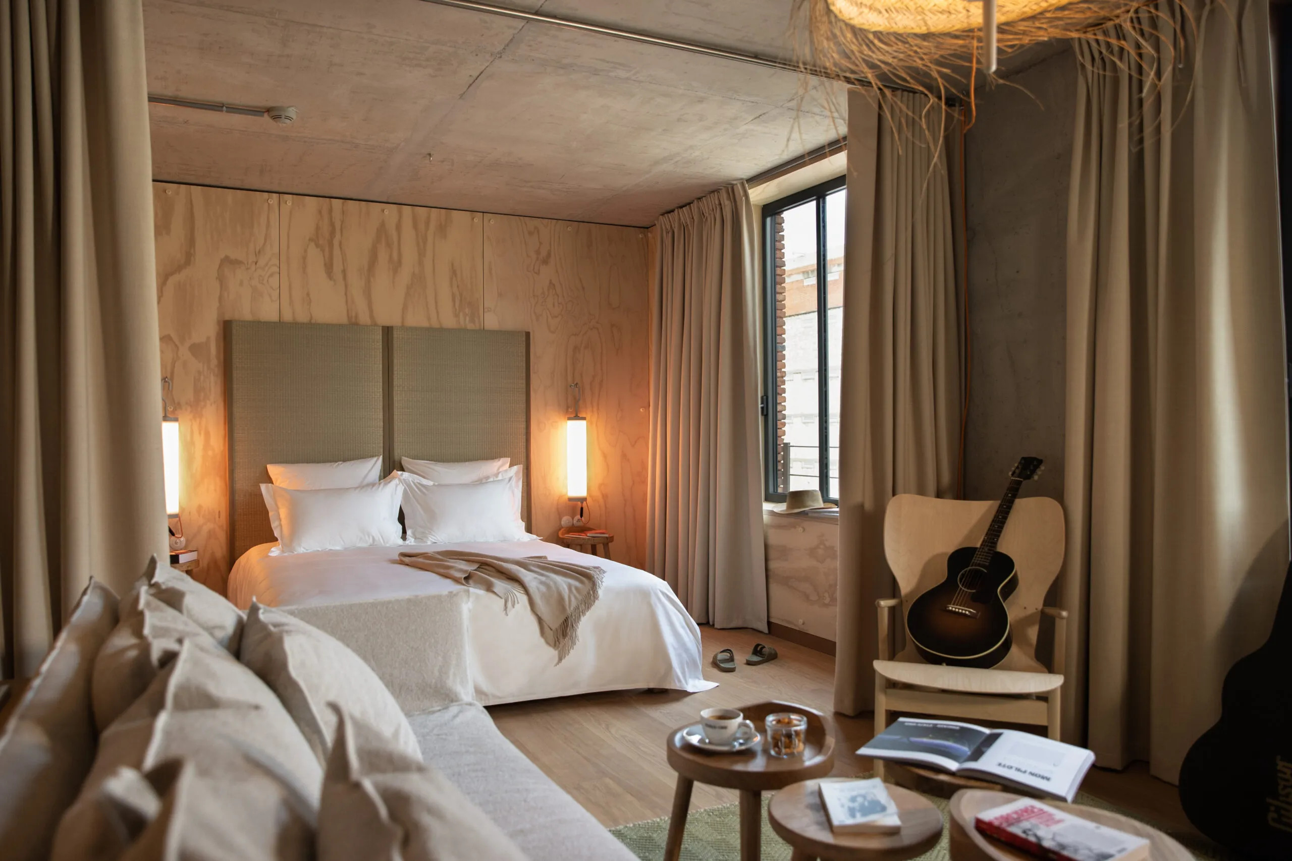 chambre murs bois