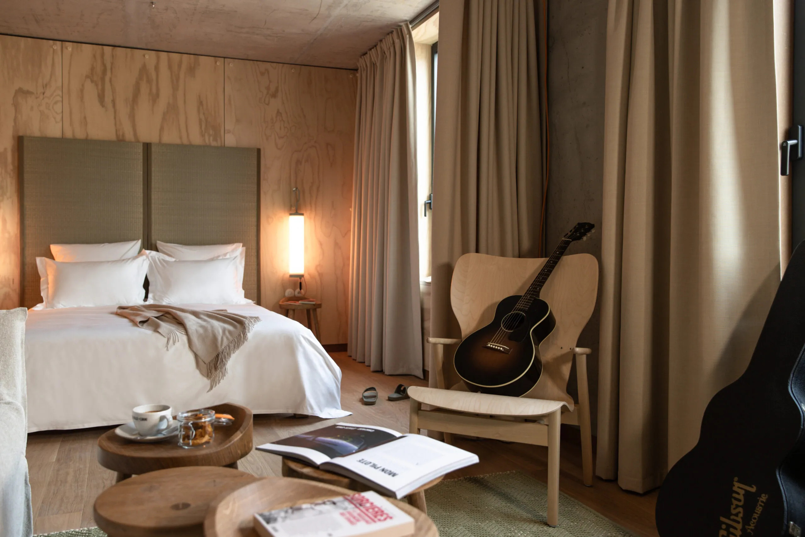 chambre murs bois