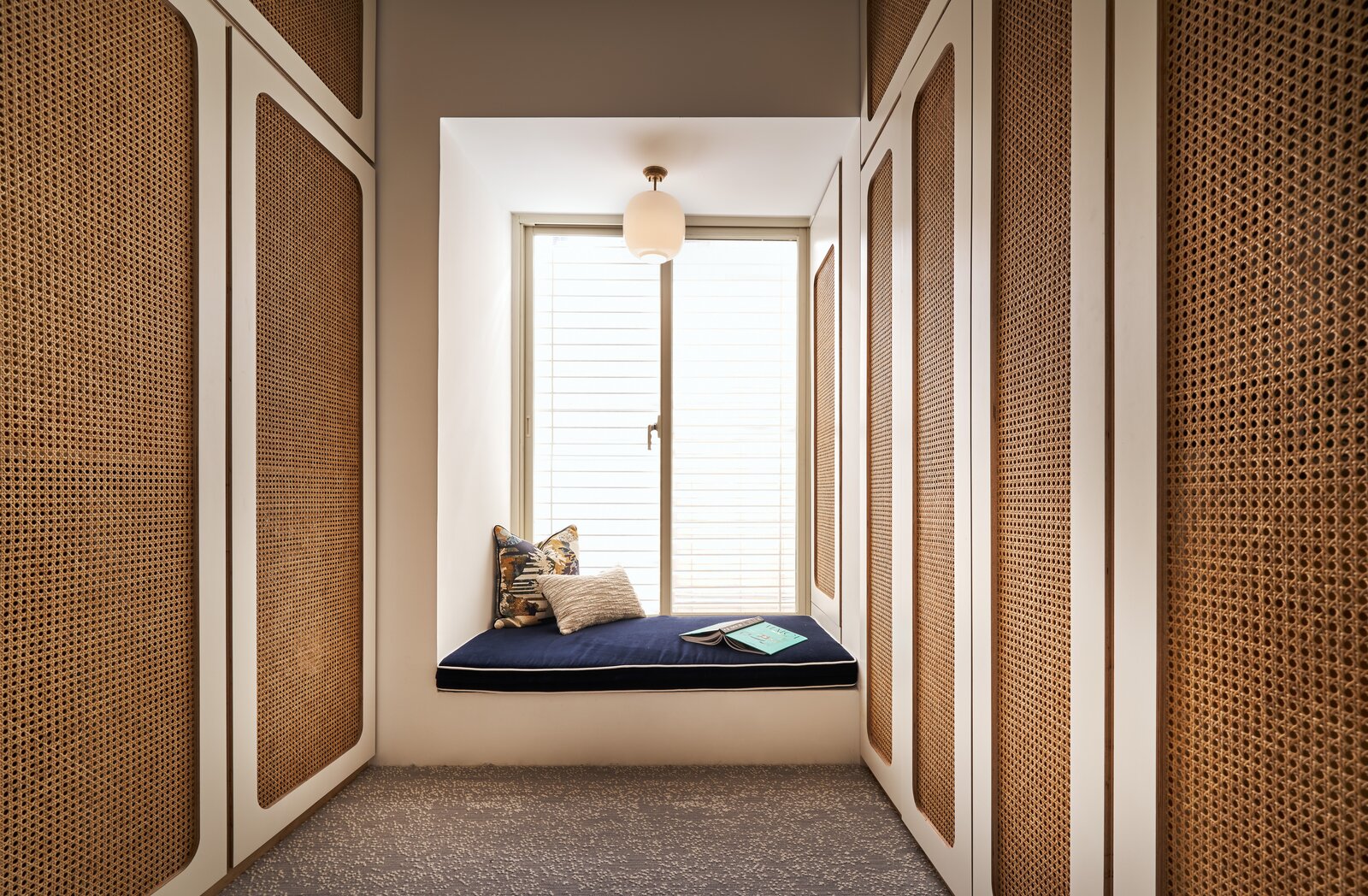 dressign avec portes cannage dressign avec portes cannage