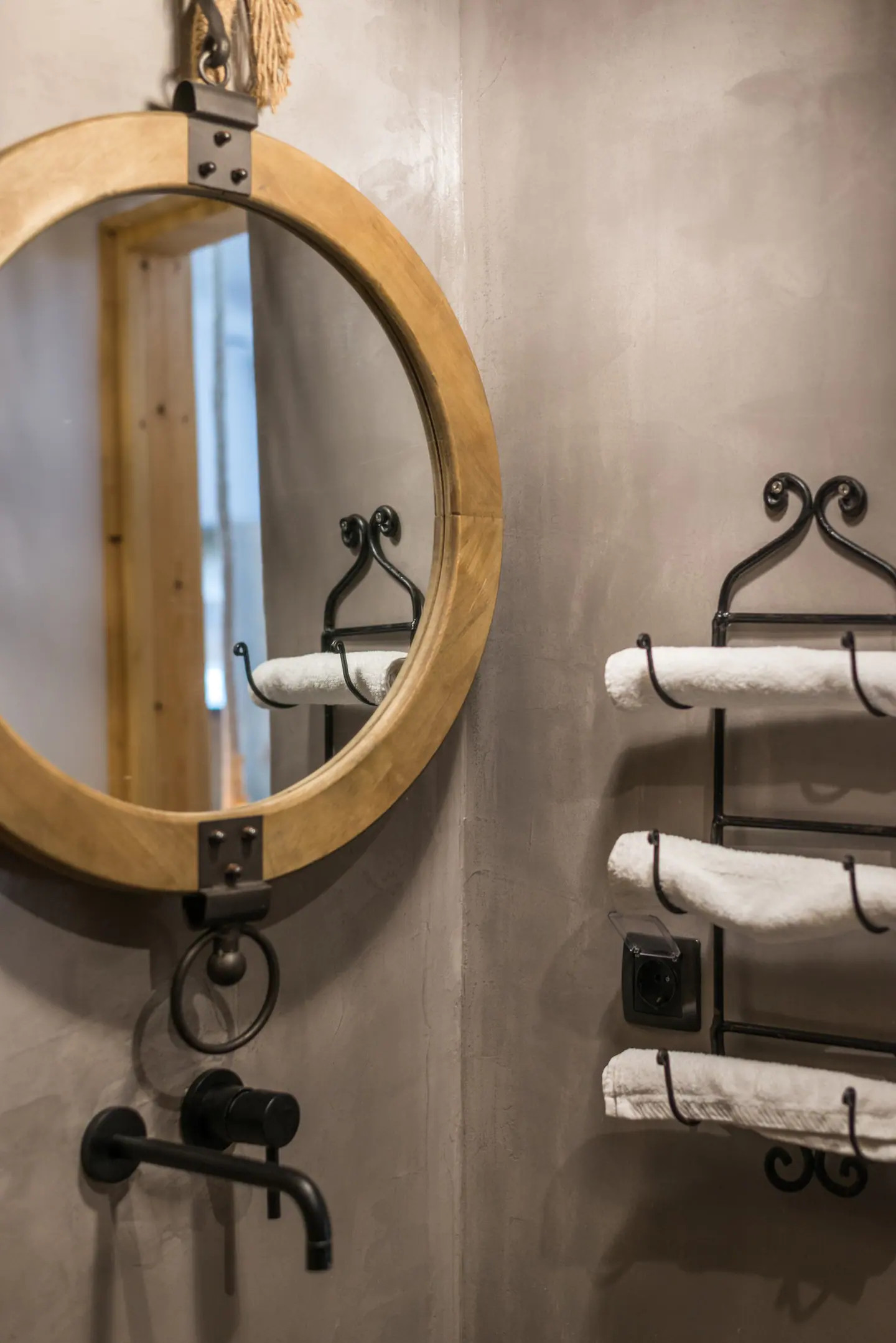 salle de bain décoration grise