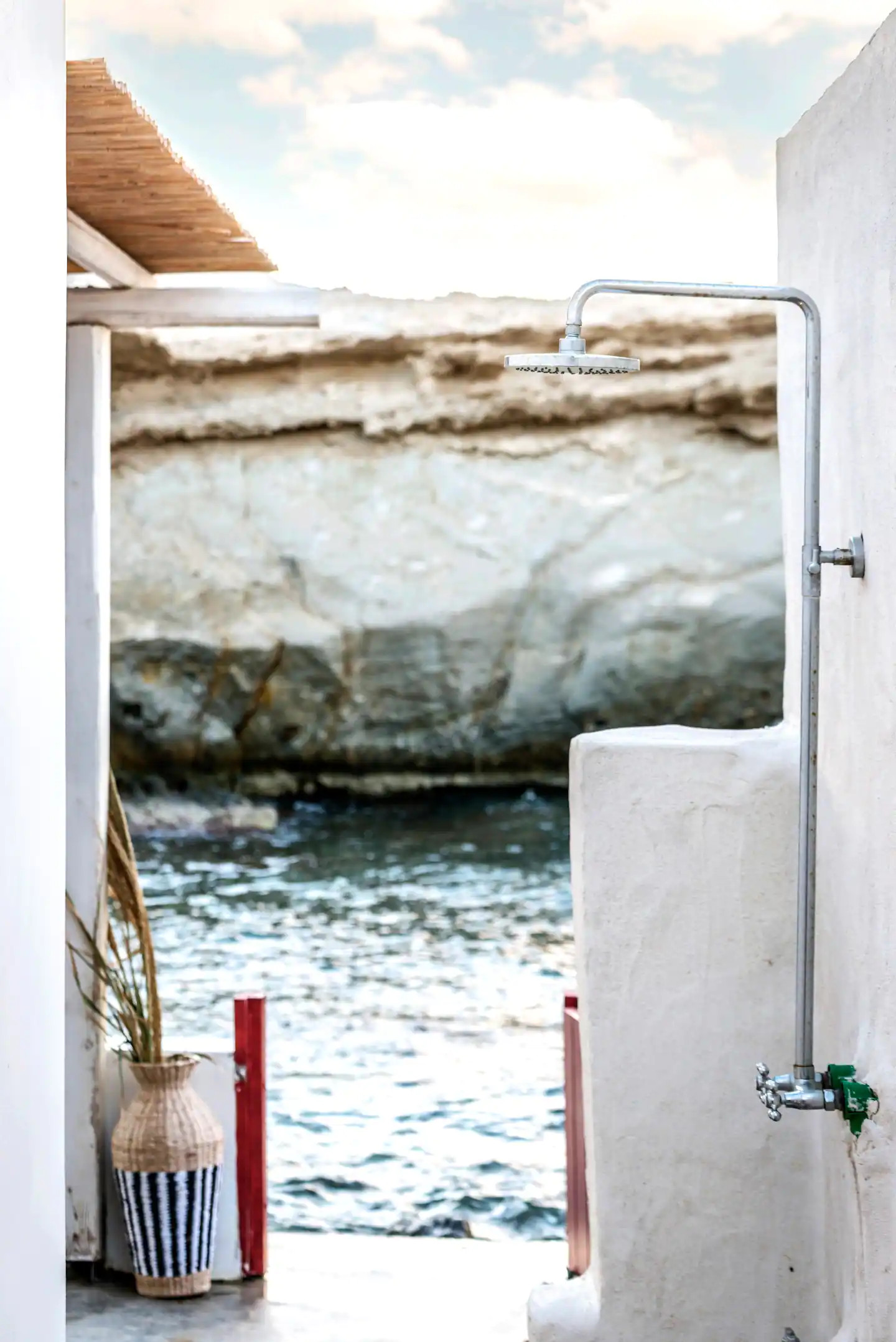 douche extérieure sur terrasse
