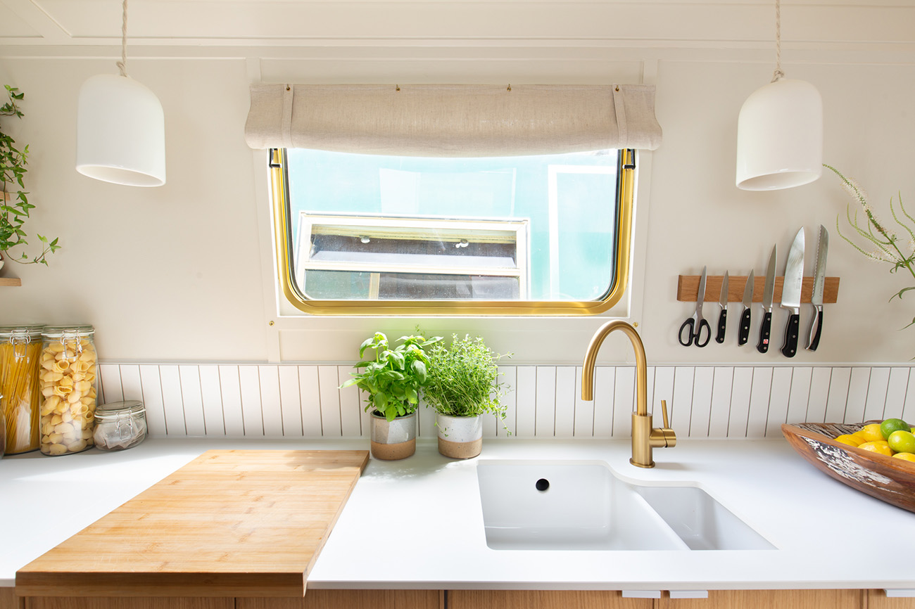 cuisine design petite houseboat