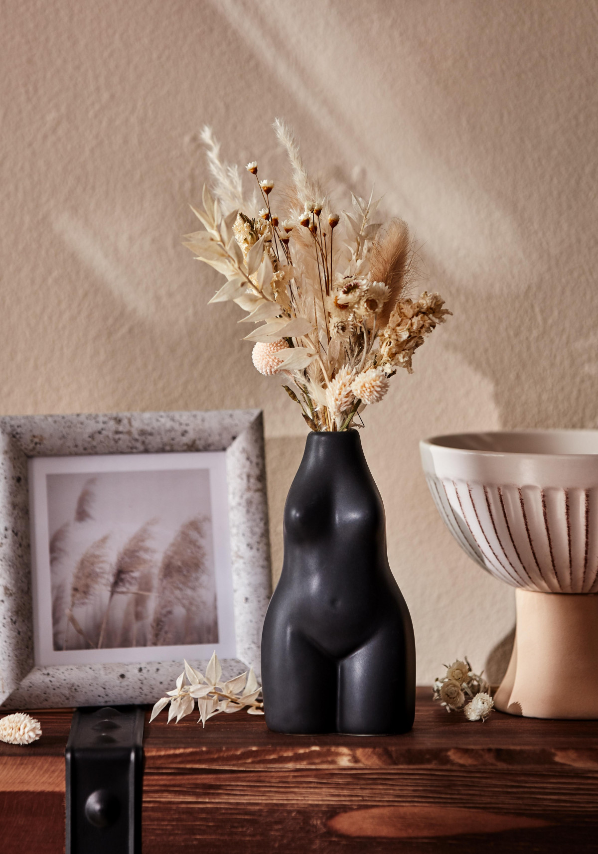 vase noir femme vase noir femme