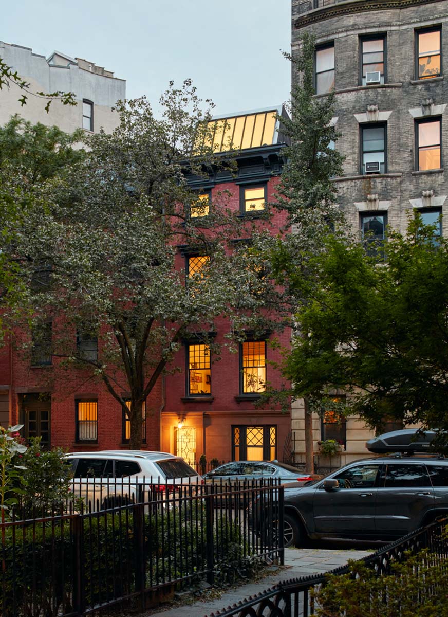 façade maison de ville classique à New York façade maison de ville classique à New York