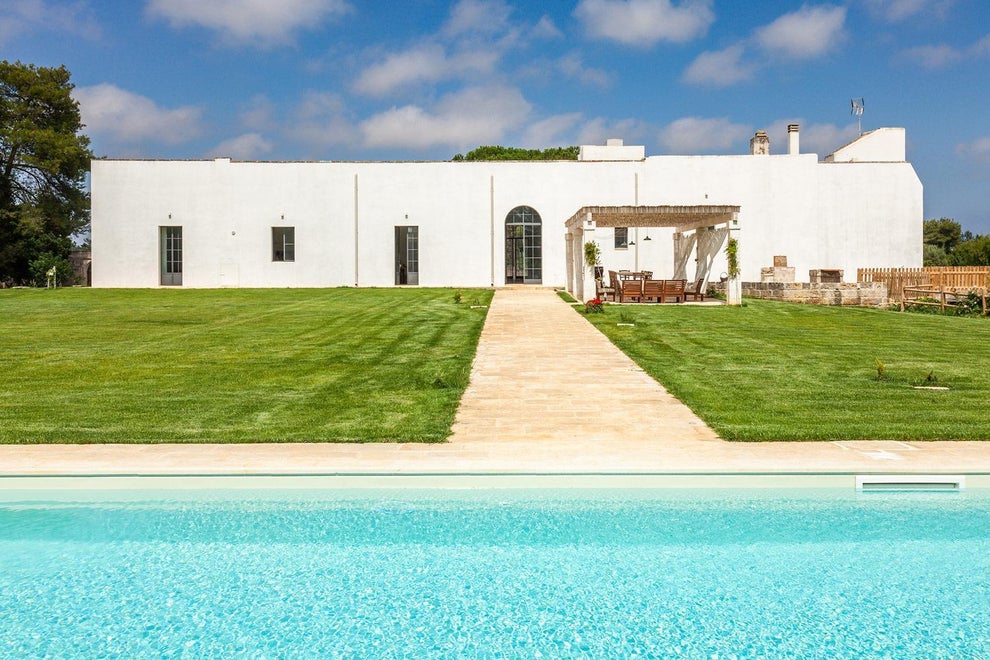 façade et piscine maison Pouilles façade et piscine maison Pouilles