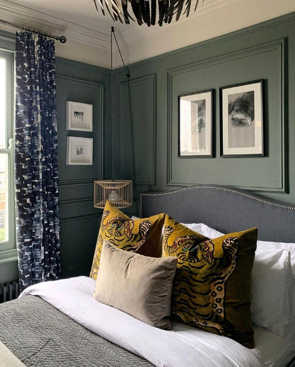 chambre classique avec moulures