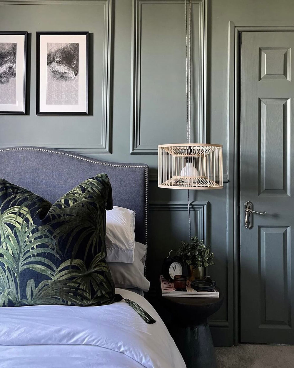 chambre classique avec moulures