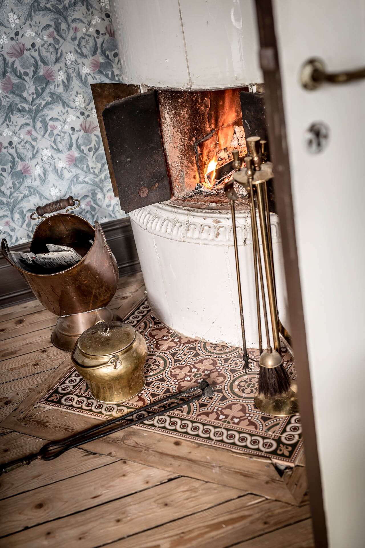 poêle ancien avec carreaux de ciment poêle ancien avec carreaux de ciment