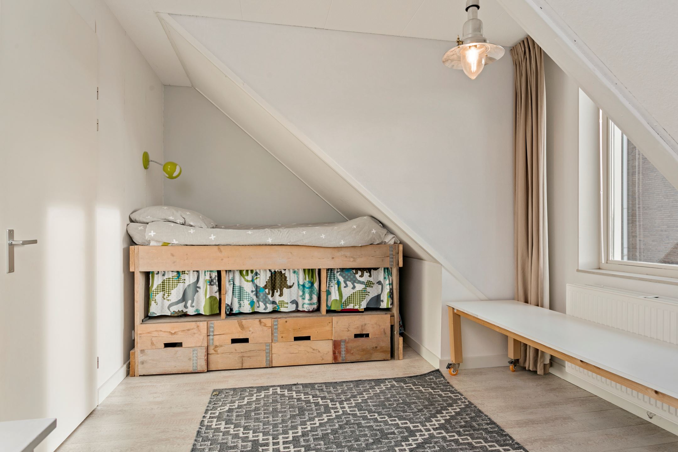 chambre d chambre d'enfant sous combles