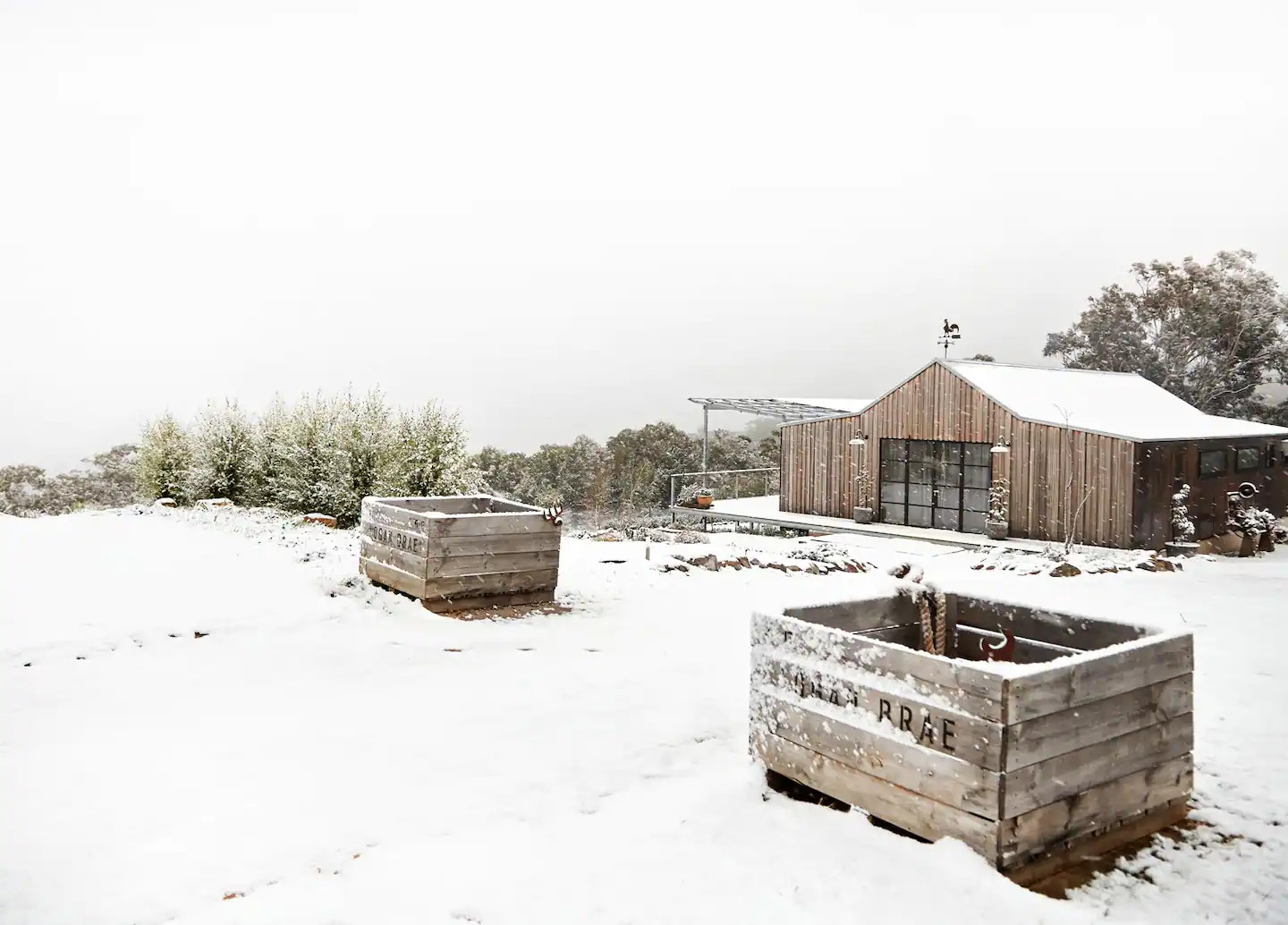 maison en bois dans la neige maison en bois dans la neige