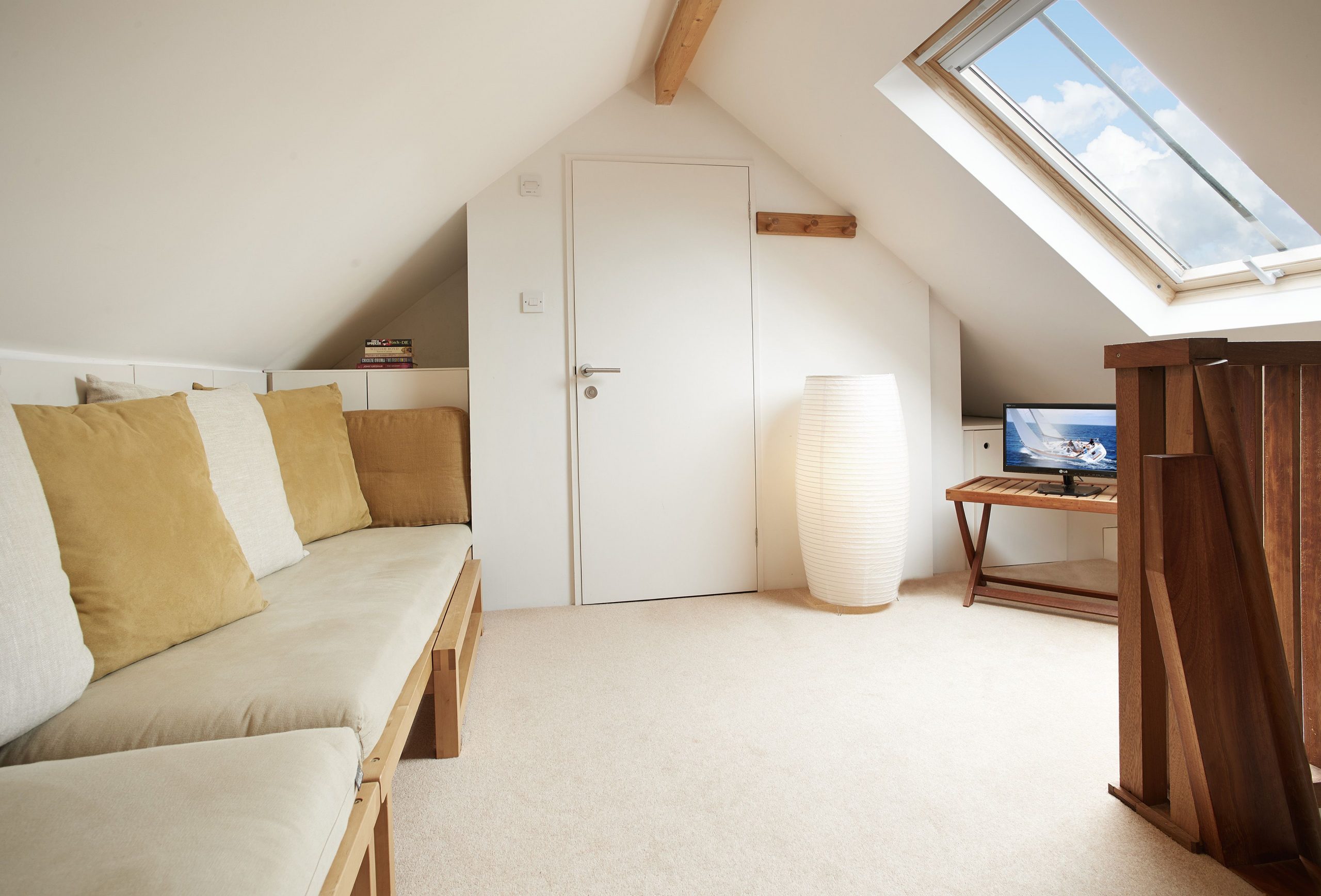 chambre sous combles maison en pierres rénovée chambre sous combles maison en pierres rénovée