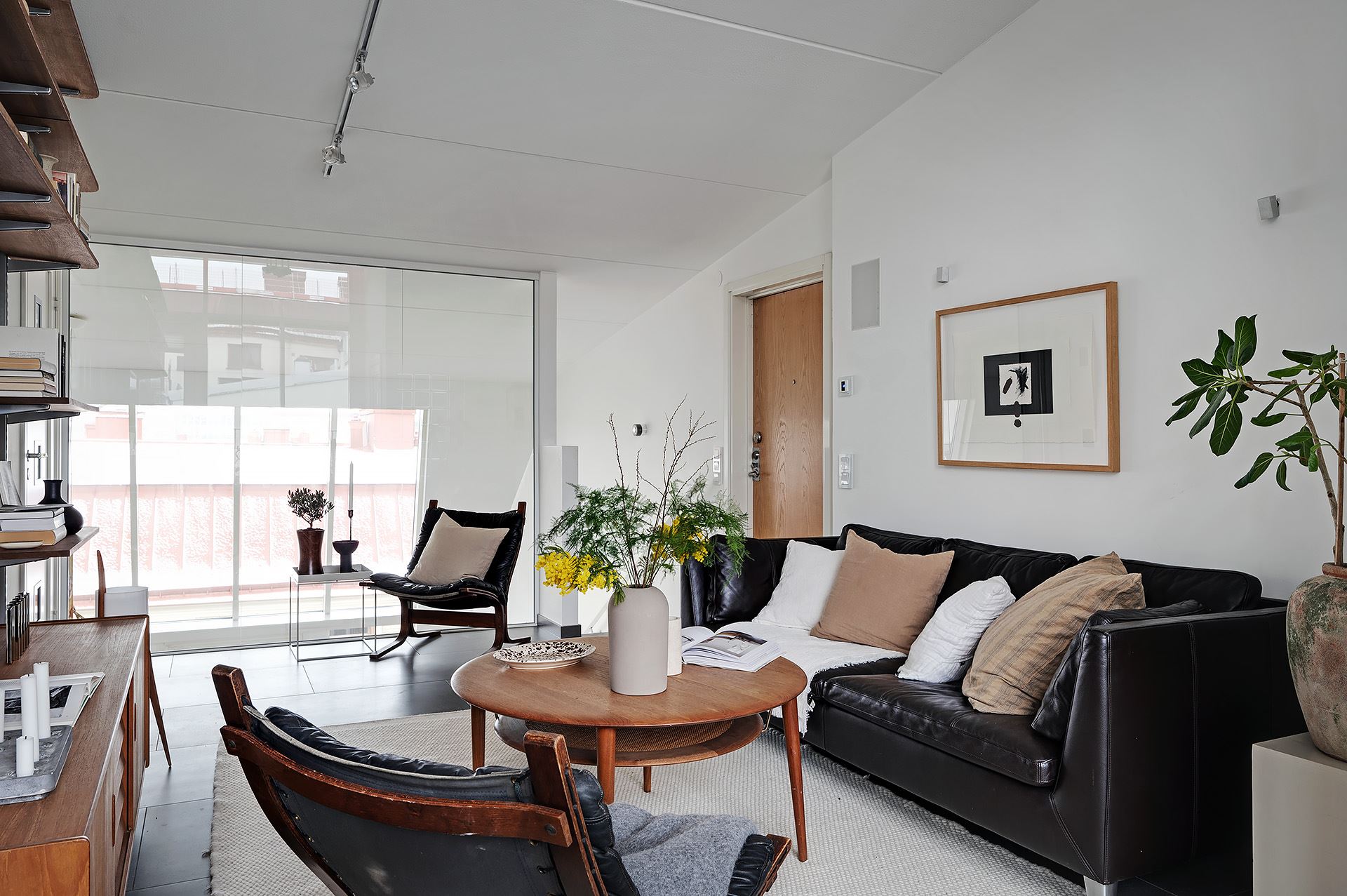 salon sur mezzanine vitrée