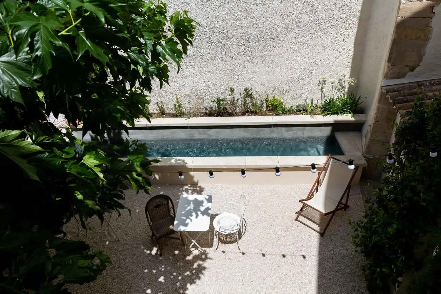jardin avec piscine maison rénovée en Provence jardin avec piscine maison rénovée en Provence