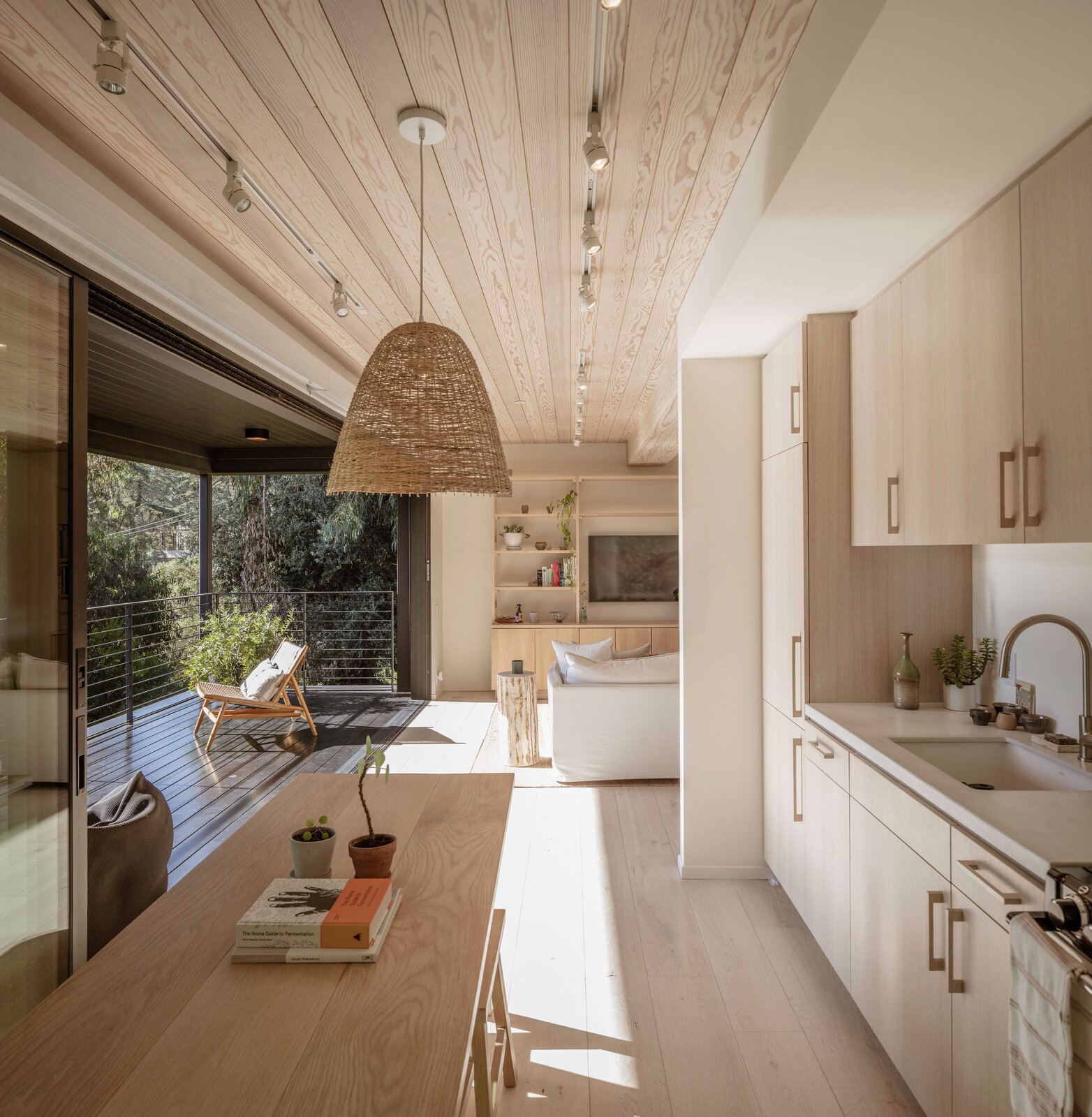 cuisine et terrasse petite maison préfabriquée cuisine et terrasse petite maison préfabriquée