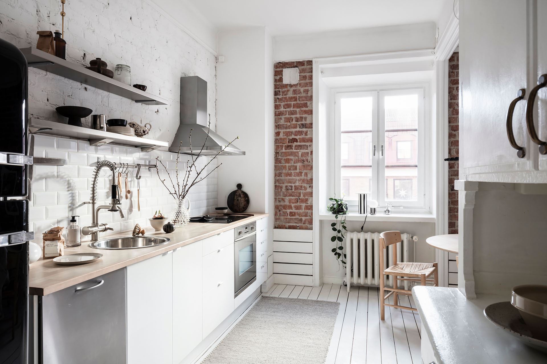 cuisine ouverte avec parquet peint