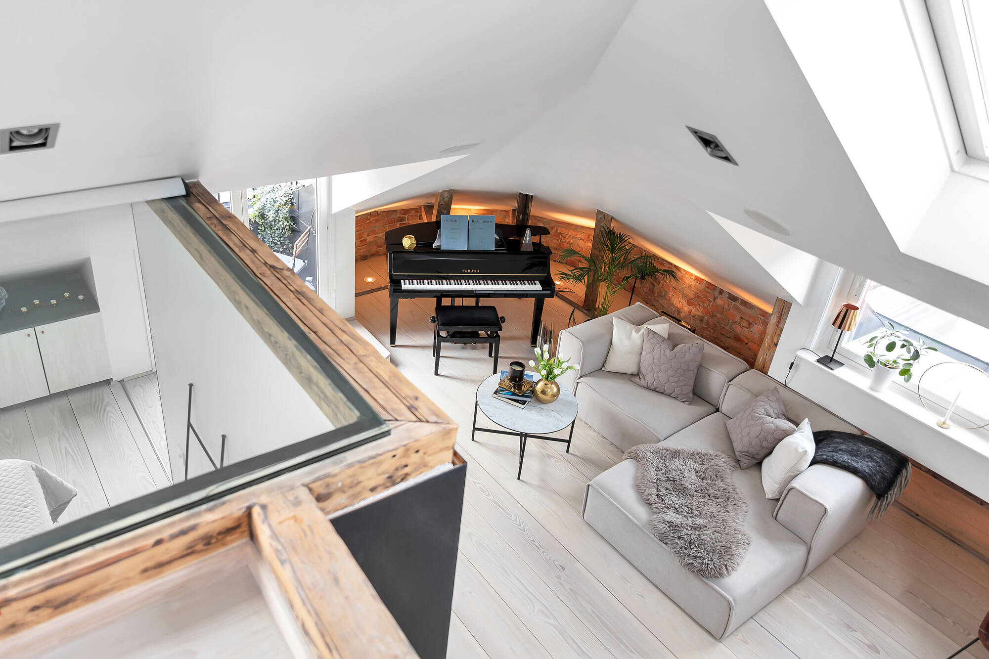salon décoration design avec piano
