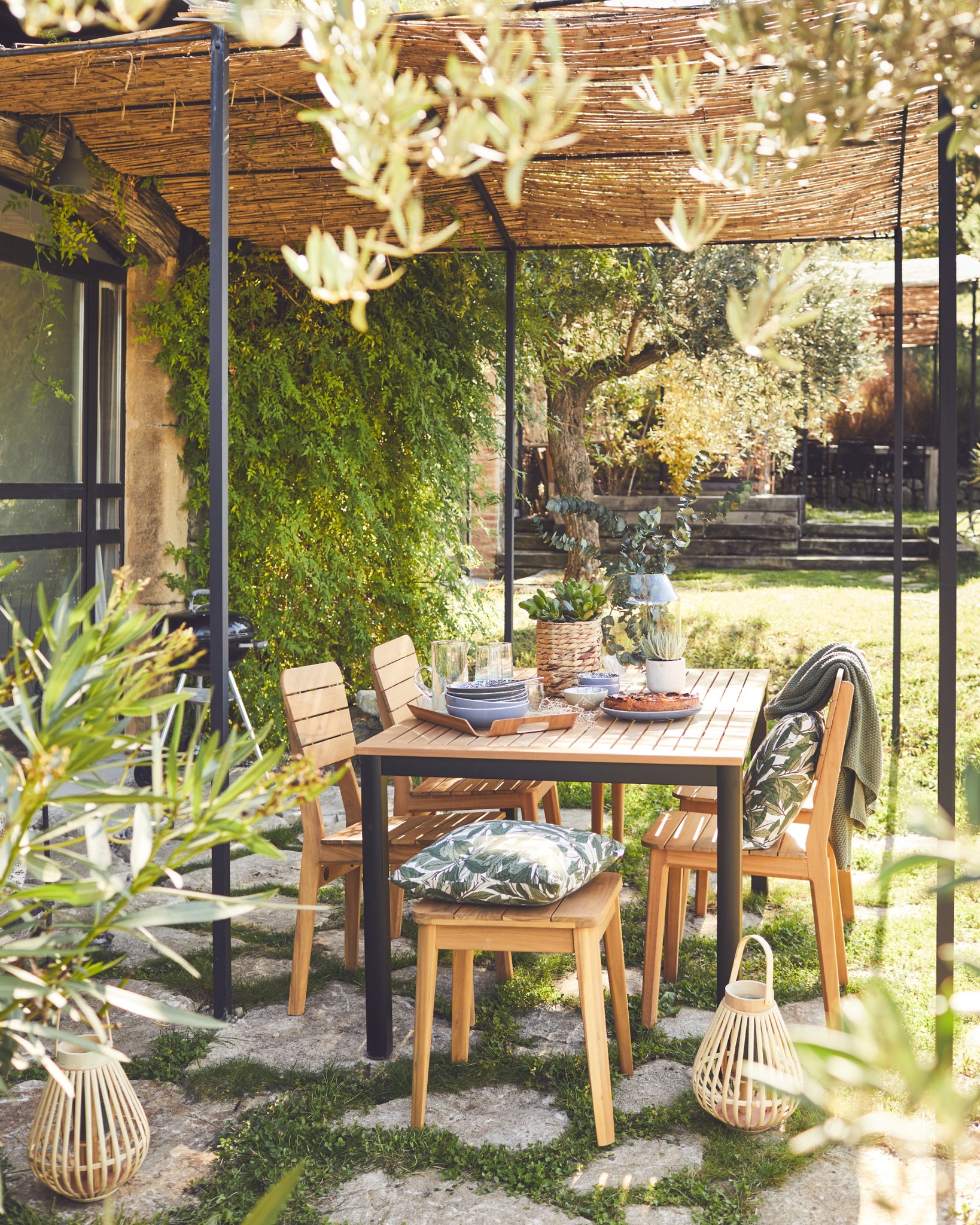 terrasse avec pergola acier et canisses terrasse avec pergola acier et canisses