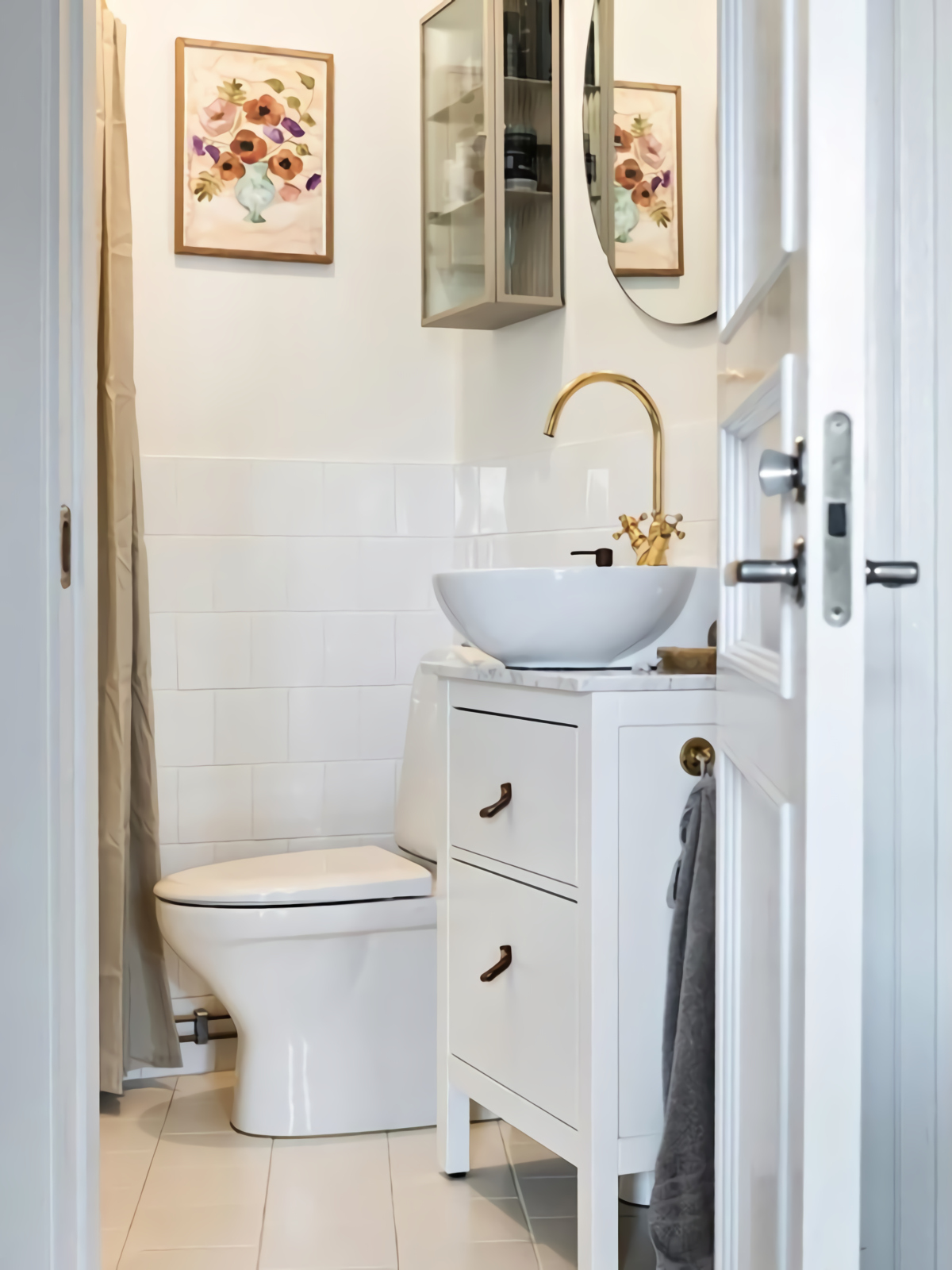 salle de bain blanche