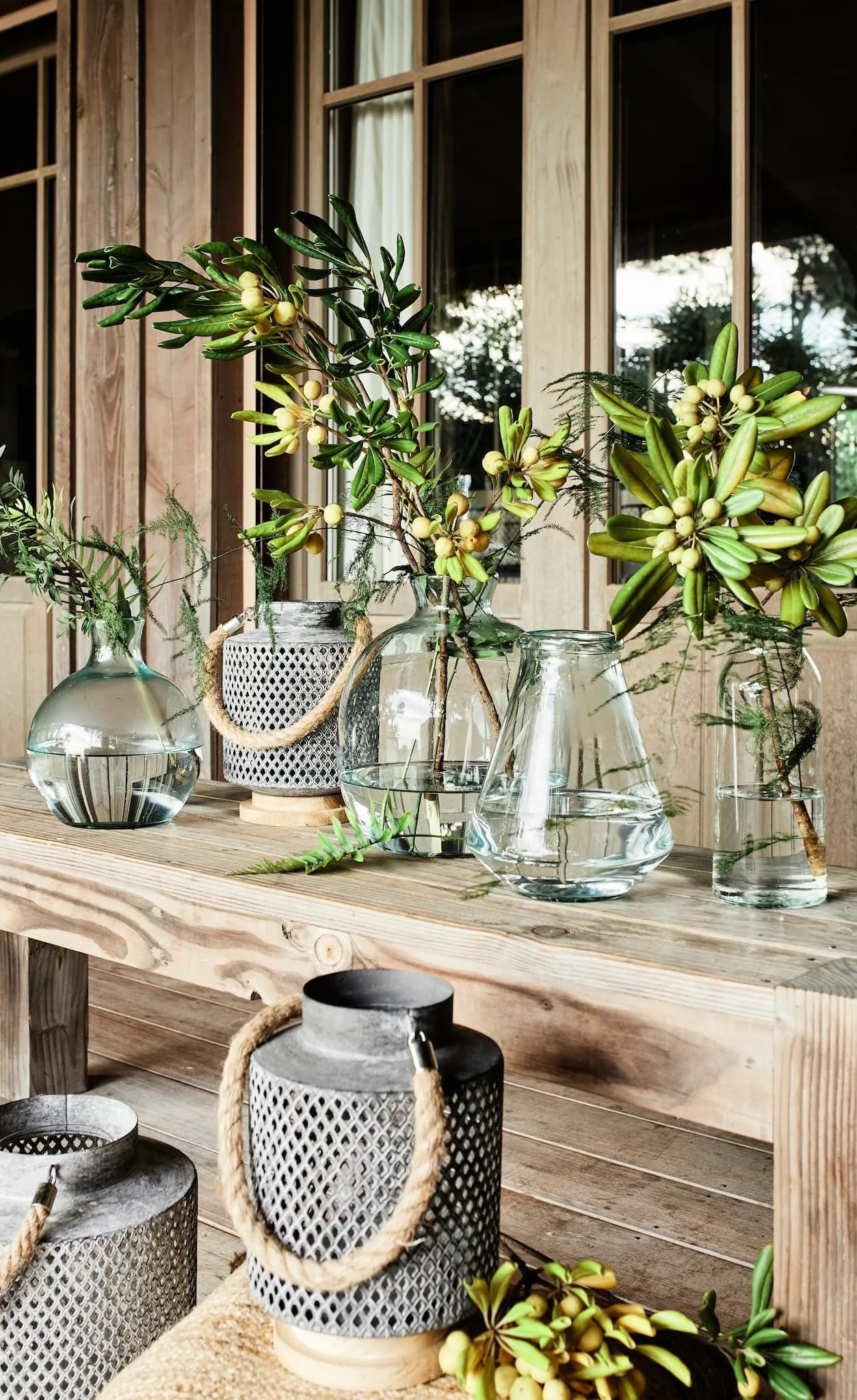 console avec vases en verre console avec vases en verre