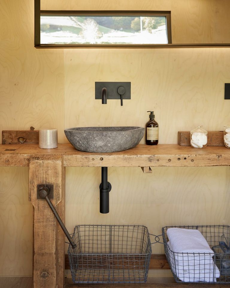 salle de bain rustique