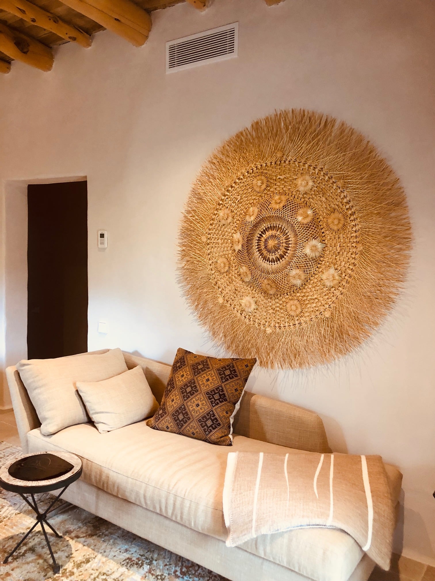 salon maison en pierres rénovée