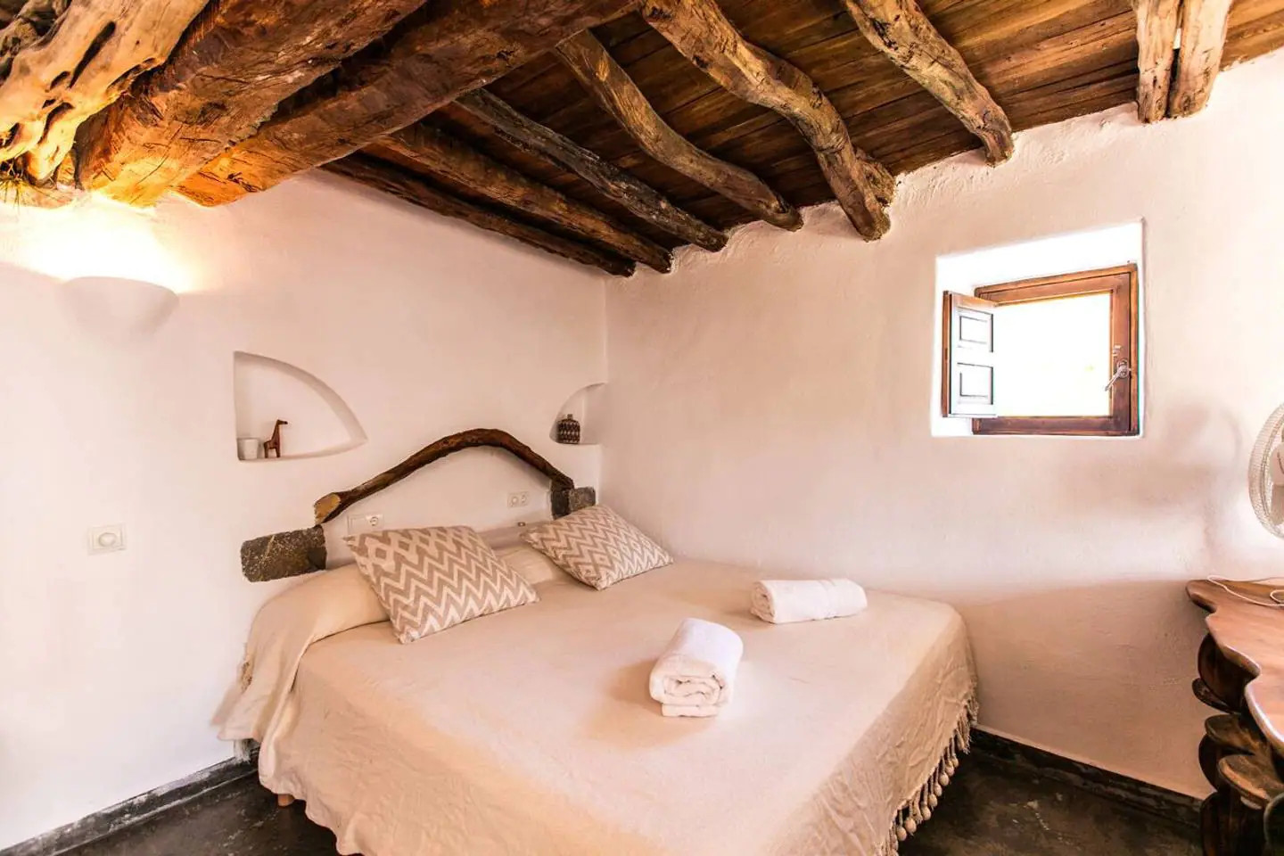chambre maison rénovée en pierres chambre maison rénovée en pierres