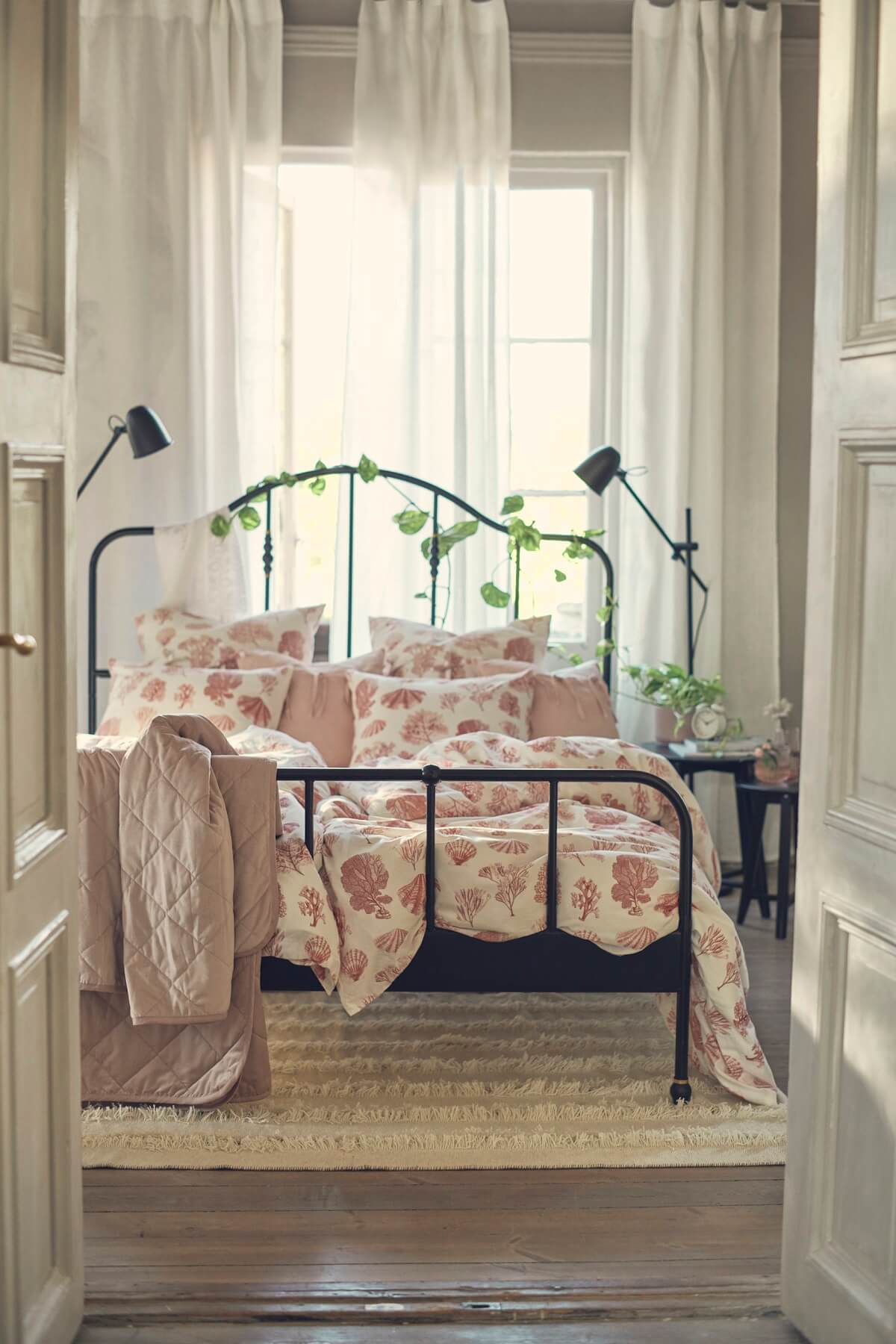 chambre romantique avec lit métal chambre romantique avec lit métal
