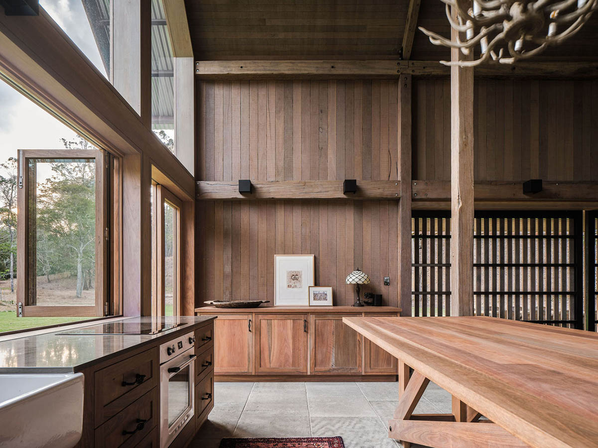 salon et cuisine maison en bois