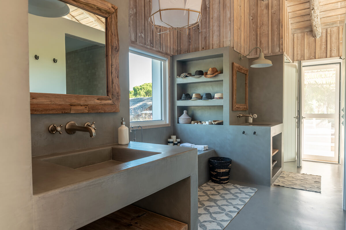 salle de bain béton et bois