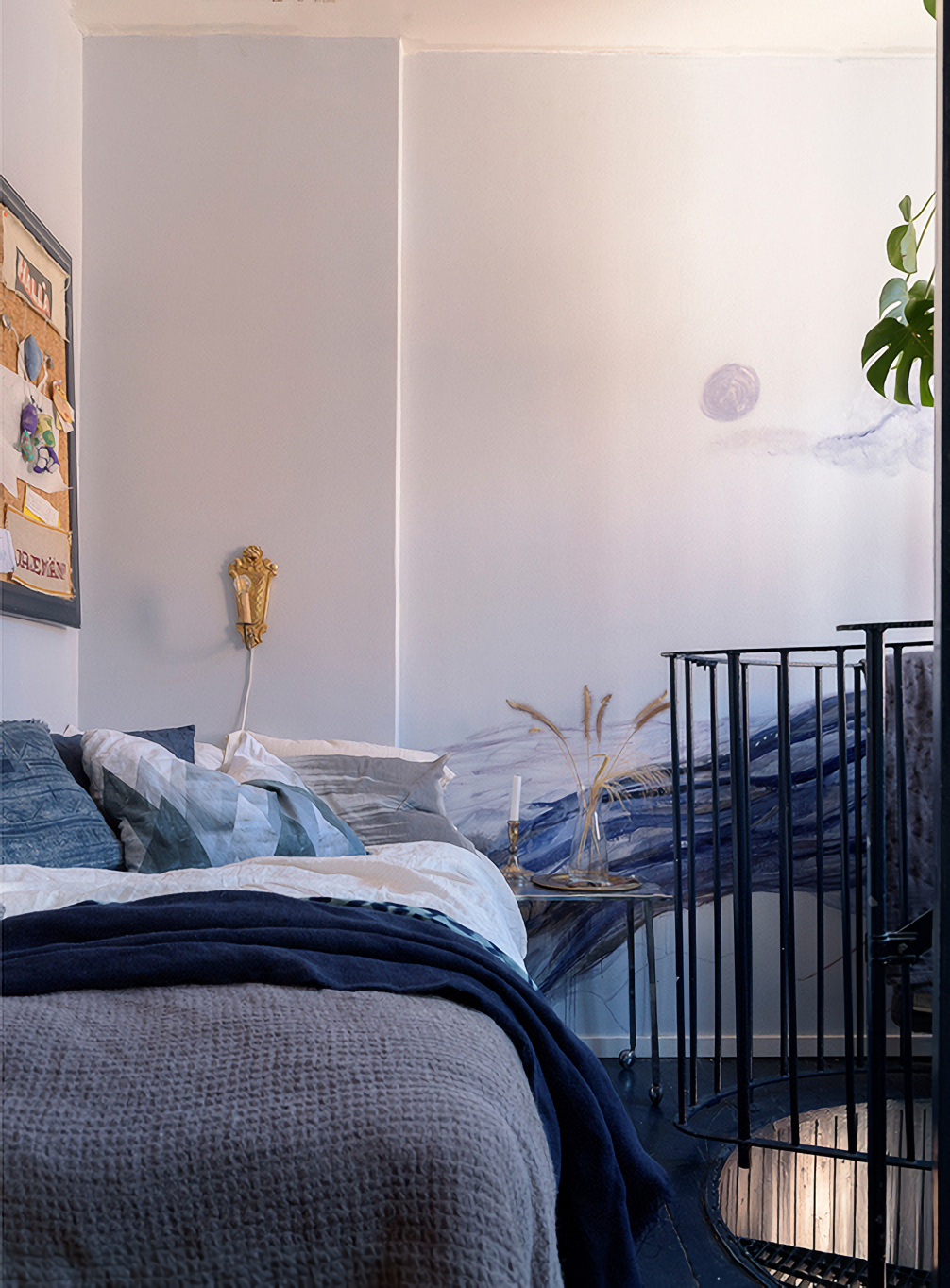 chambre avec fresque murale