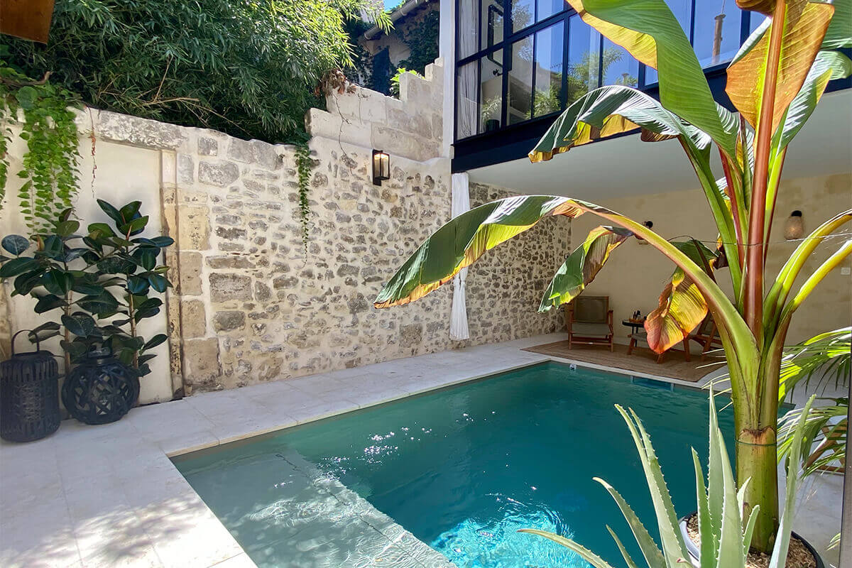 jardin avec piscine maison en pierres Provence jardin avec piscine maison en pierres Provence