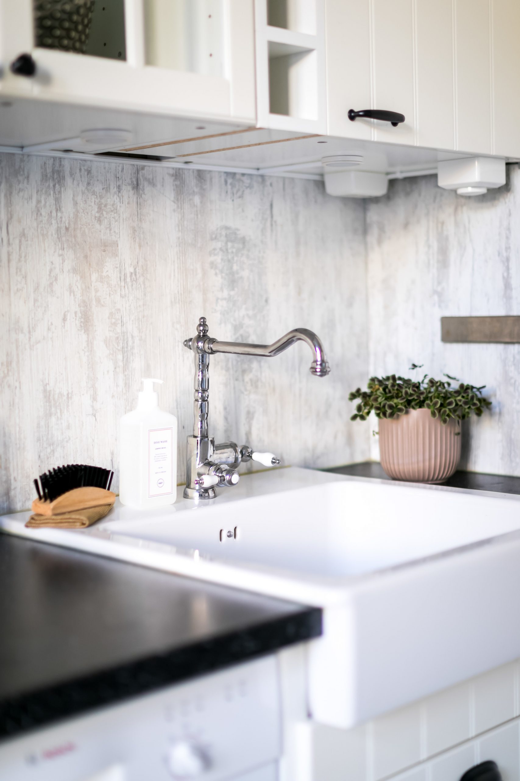 cuisine blanche et béton