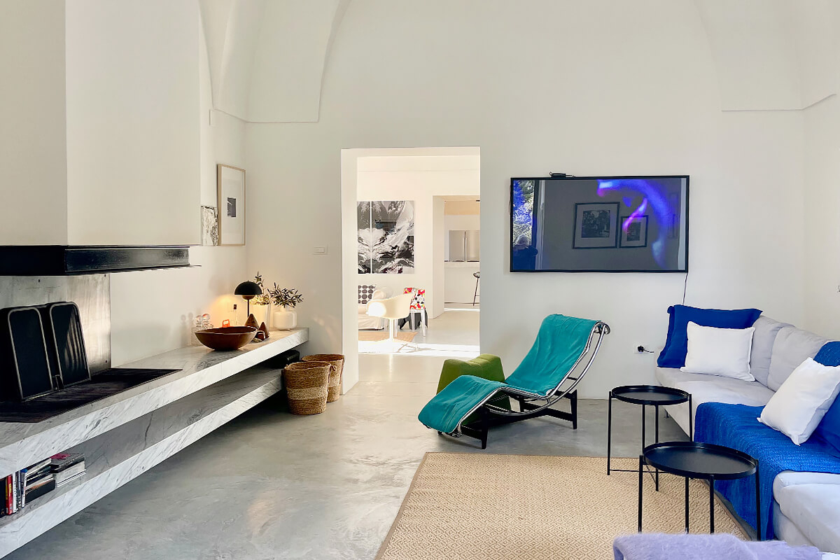 salon avec cheminée maison rénovée
