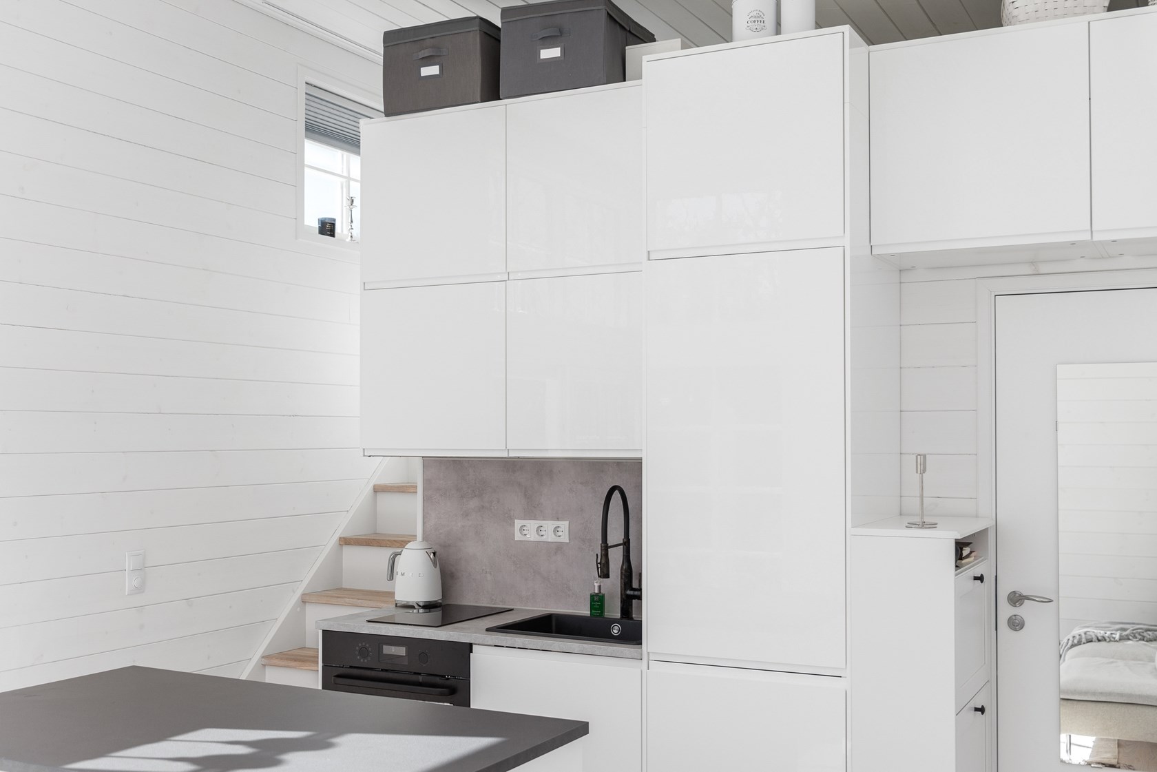 cuisine design blanche mini maison 34m2 cuisine design blanche mini maison 34m2