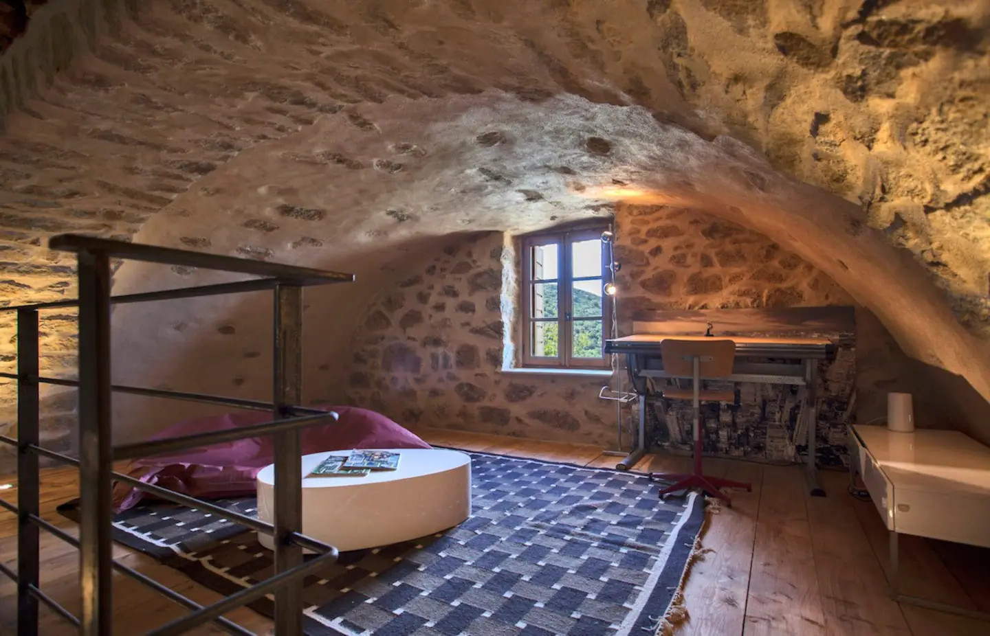 mezzanine acier maison en pierres rénovée