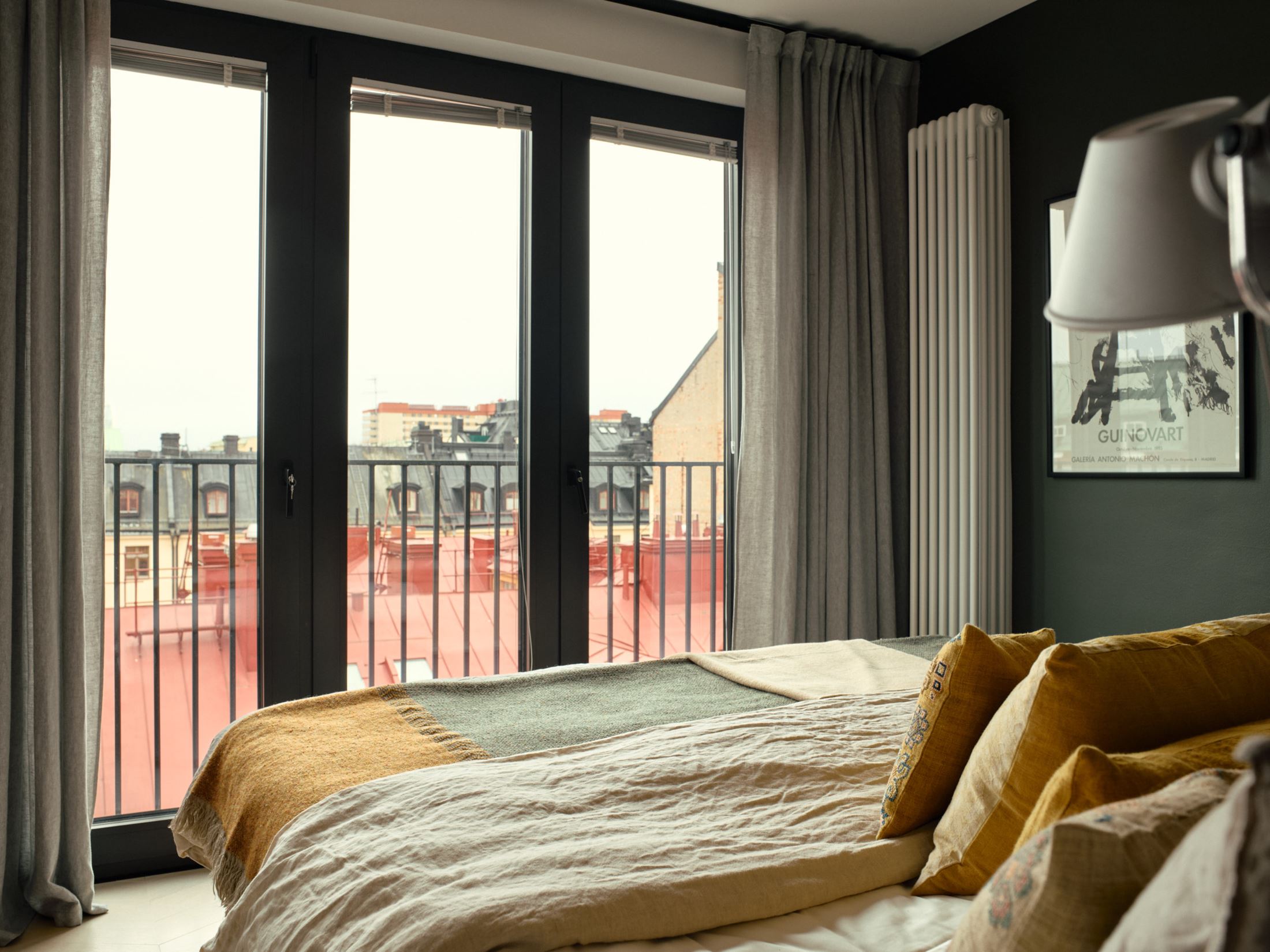 chambre avec baie vitrée