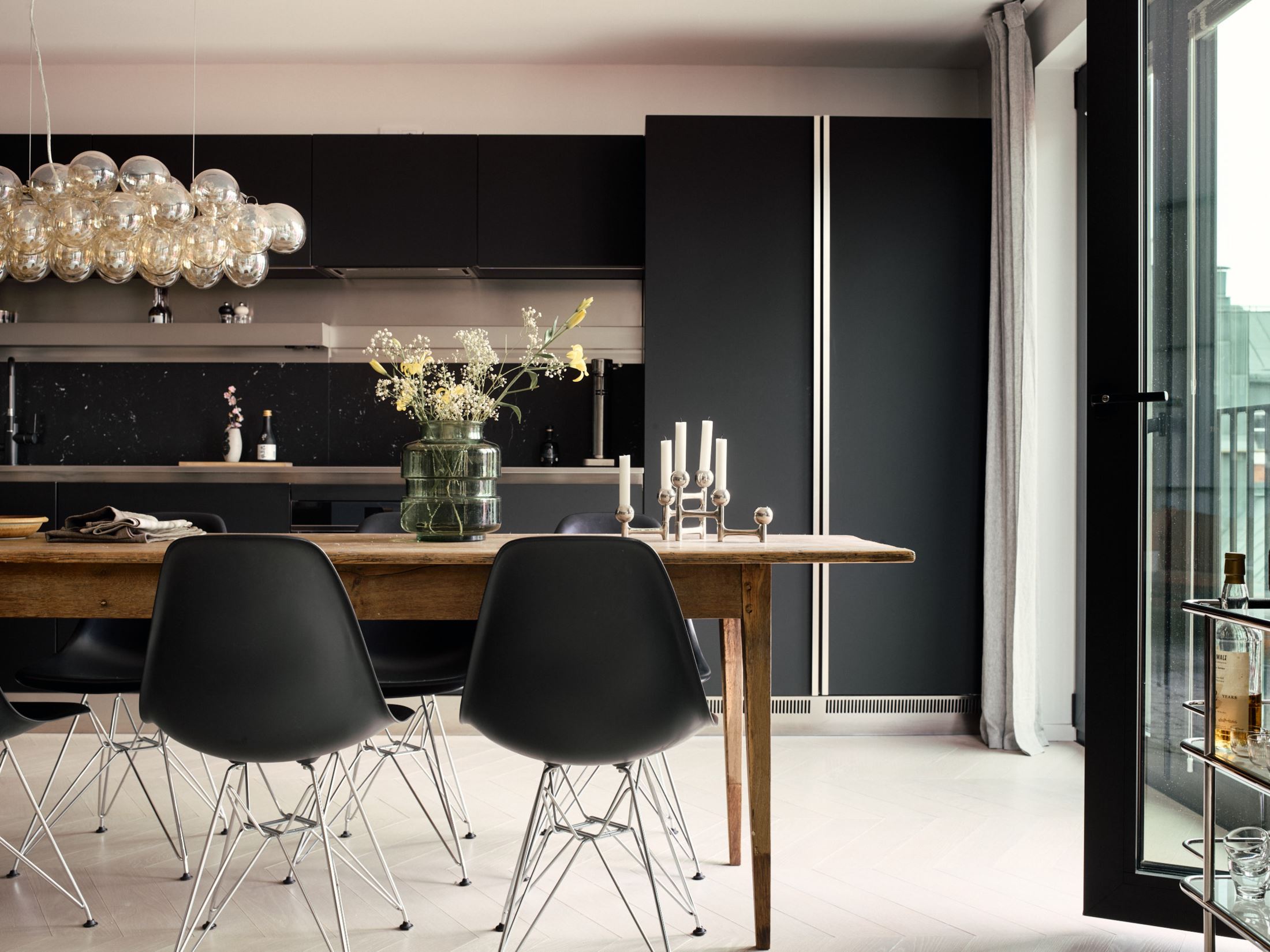 cuisine ouverte design avec salle à manger