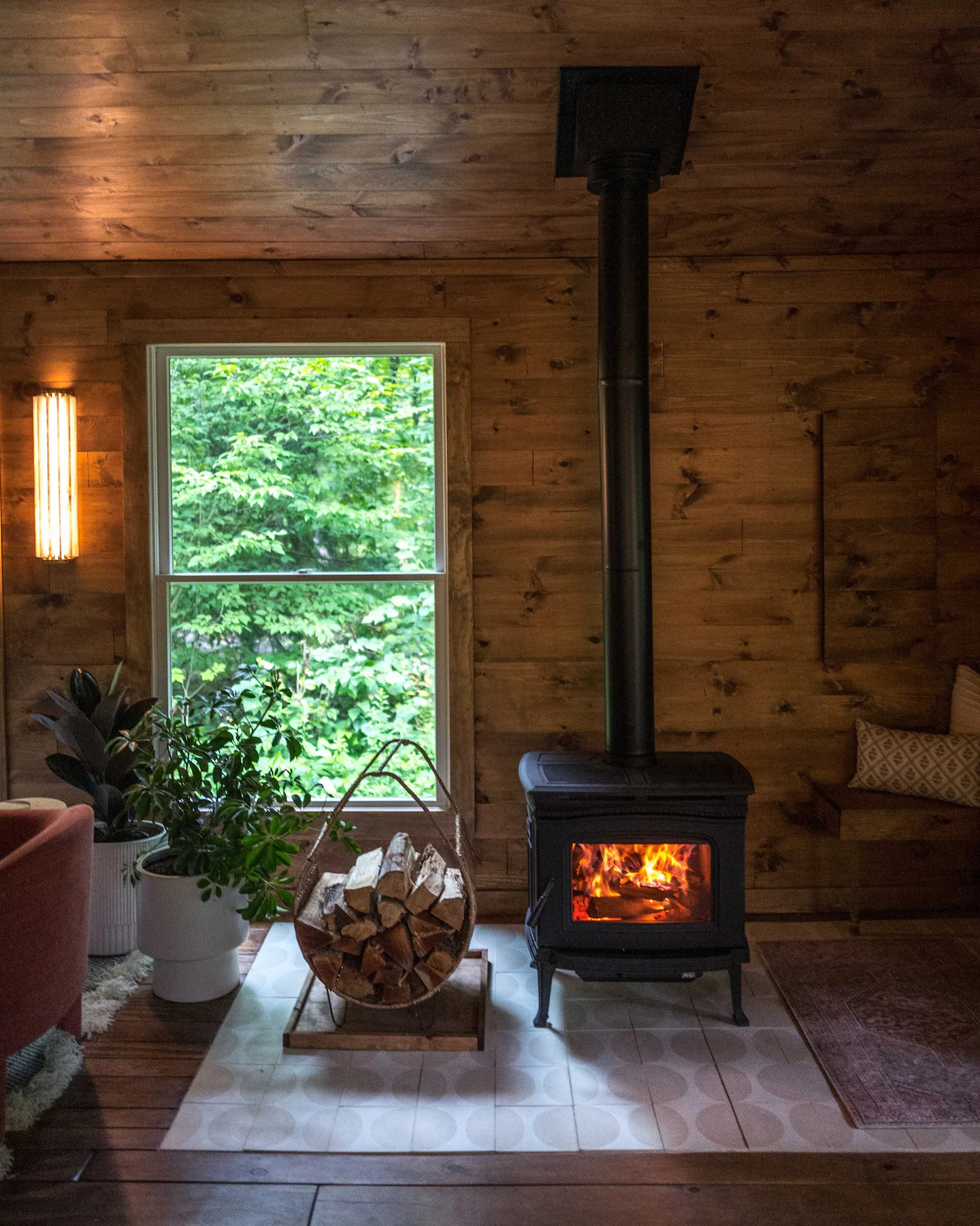 poêle fonte dans cabane poêle fonte dans cabane