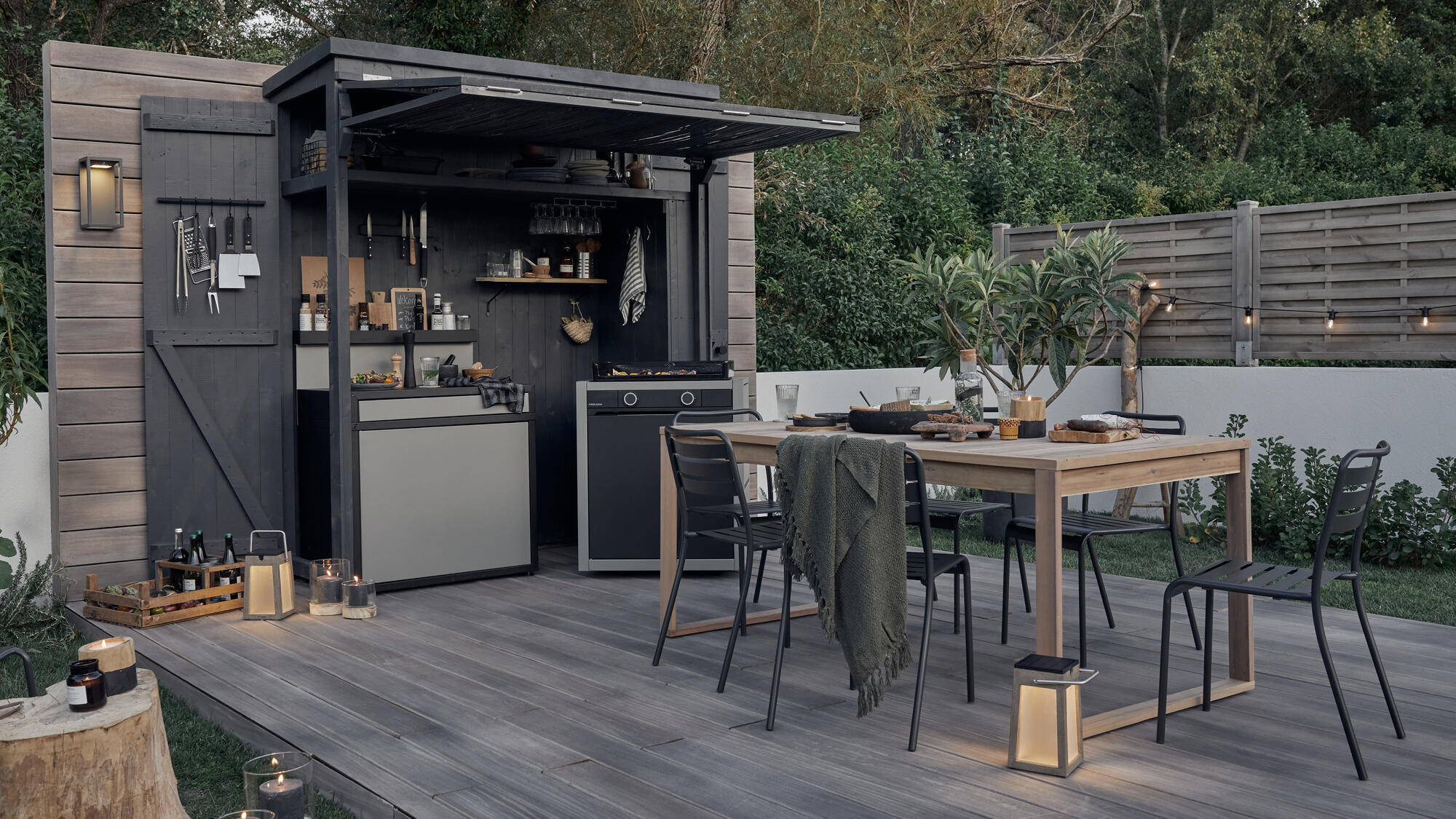 cuisine d'été sur terrasse bois
