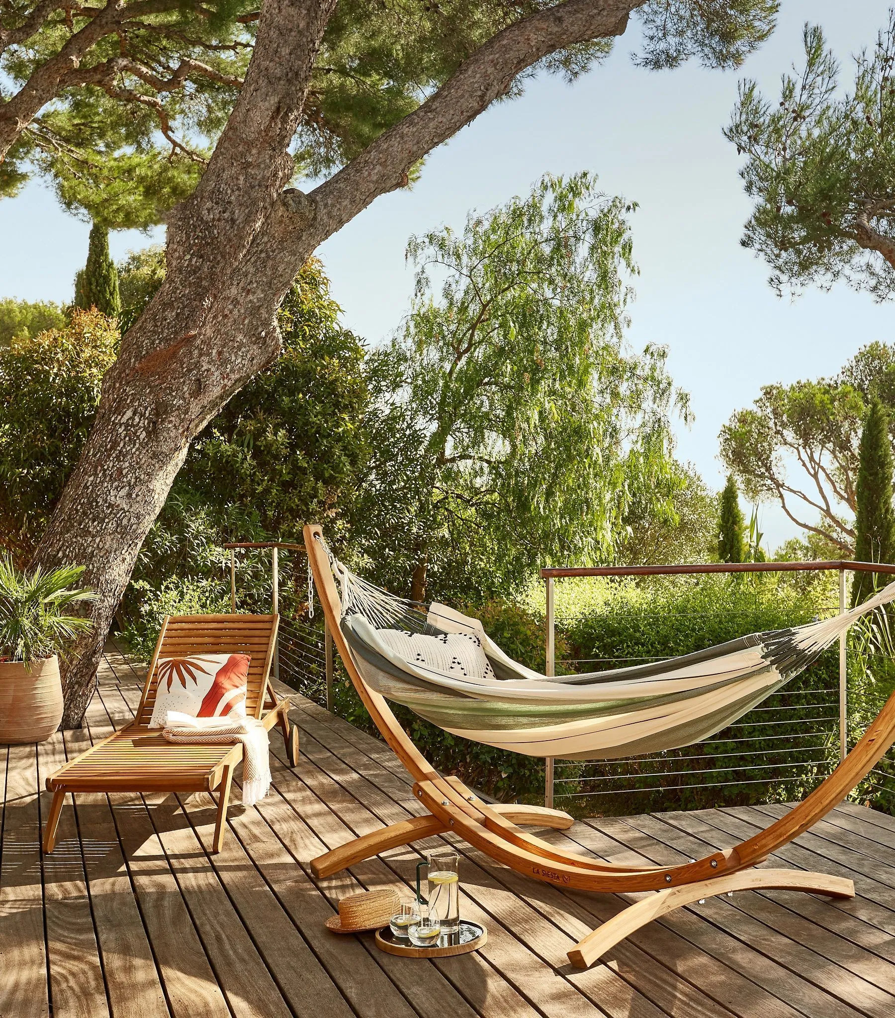 terrasse aménagée avec hamac
