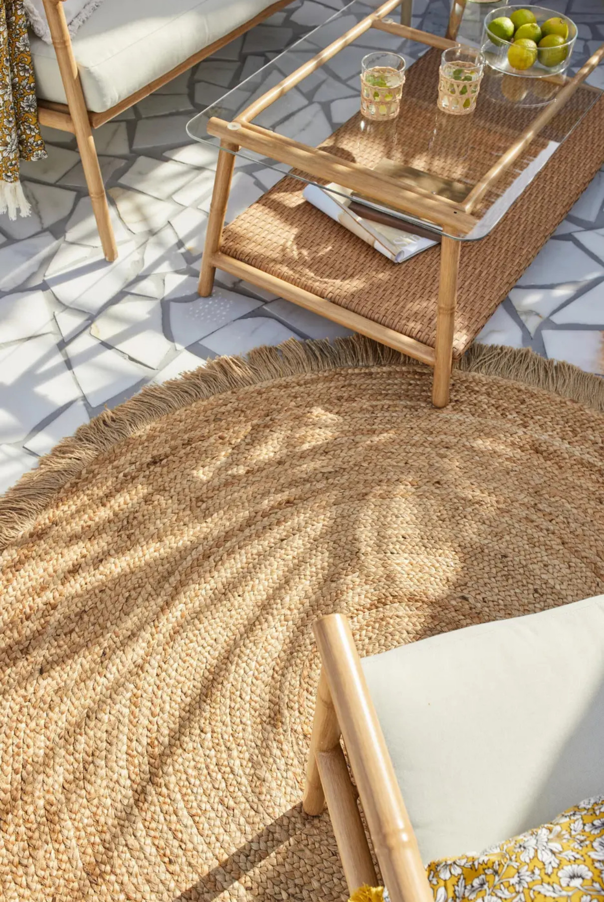 patio aménagé avec mobilier rotin