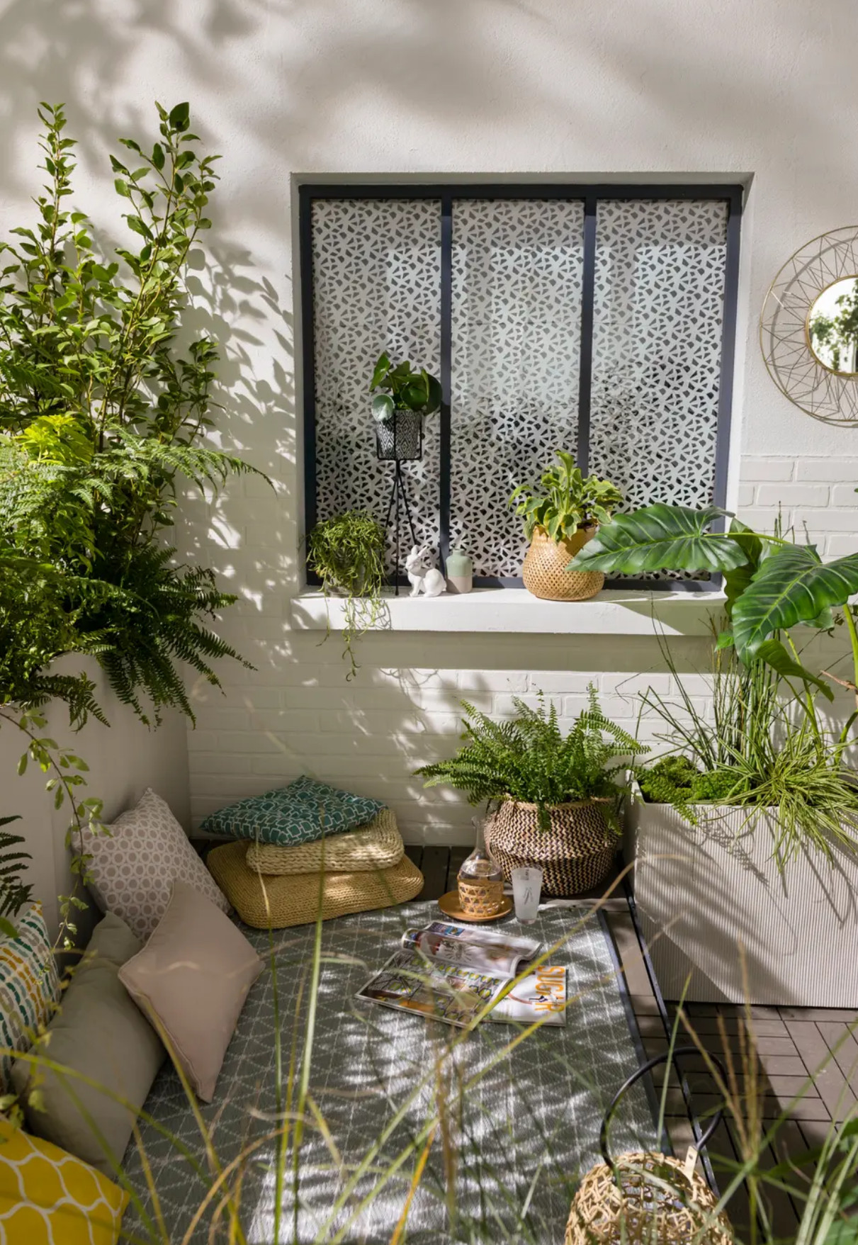 balcon aménagé avec plantes