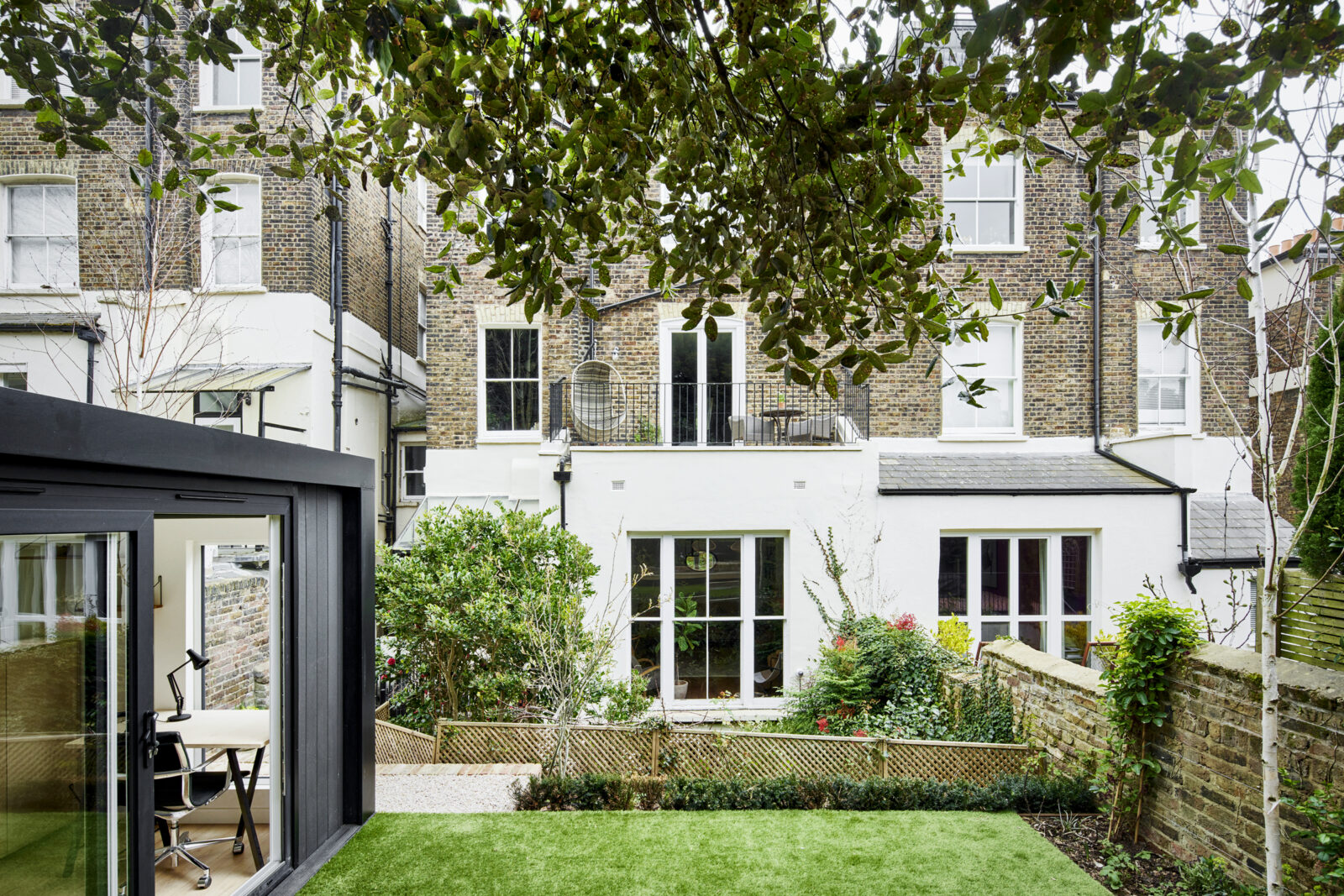 jardin de ville avec studio de jardin