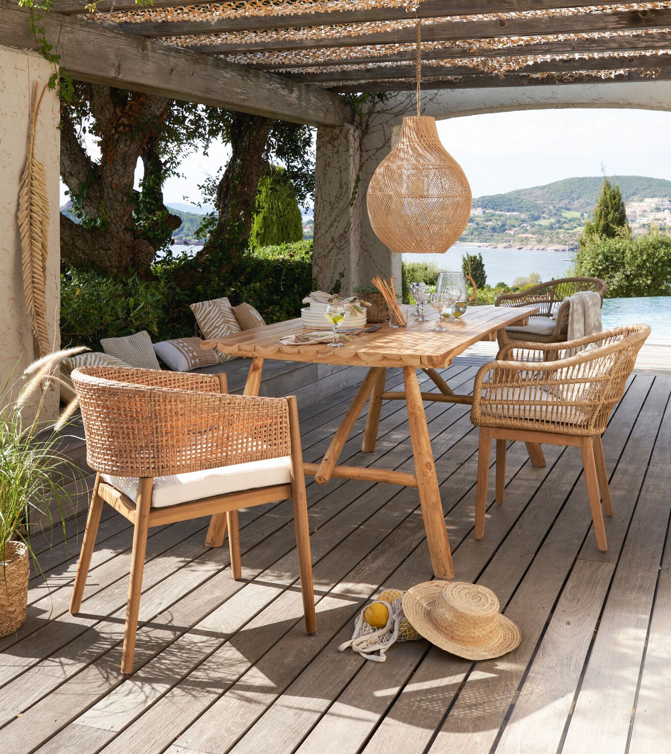 Pergola bois sur terrasse Maisons du Monde nouvelle collection 