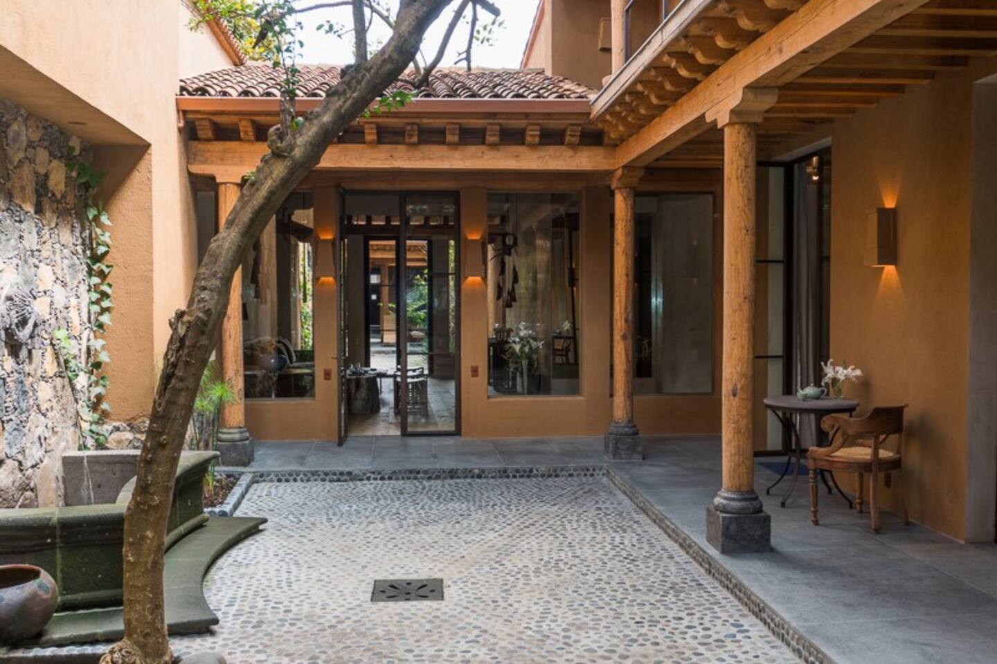 entrée maison avec cour pavée entrée maison avec cour pavée