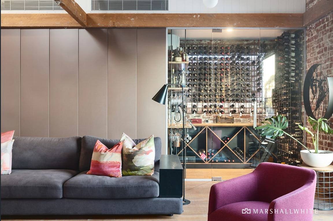 salon loft avec cave à vin