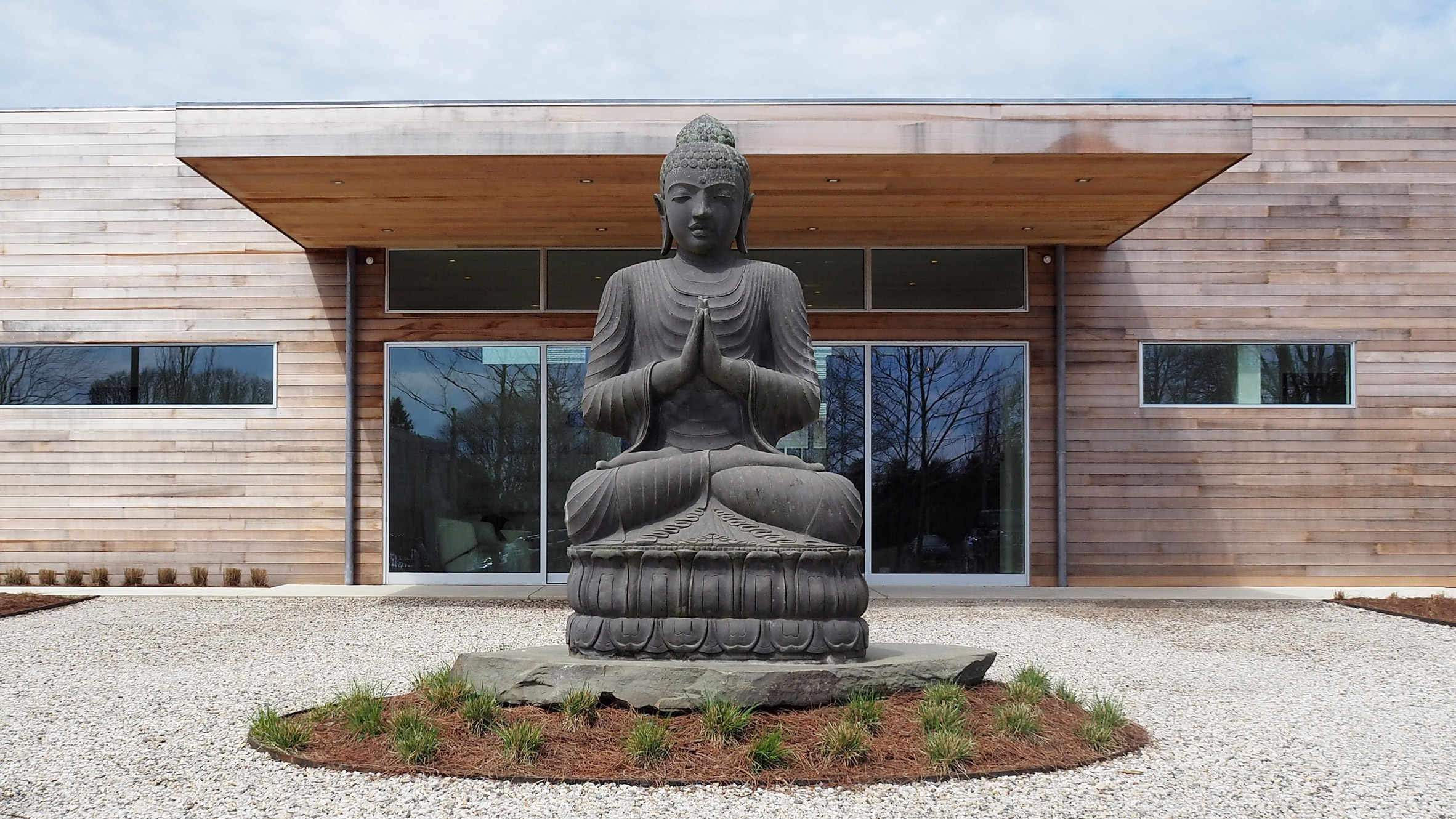 bouddha dans jardin bouddha dans jardin