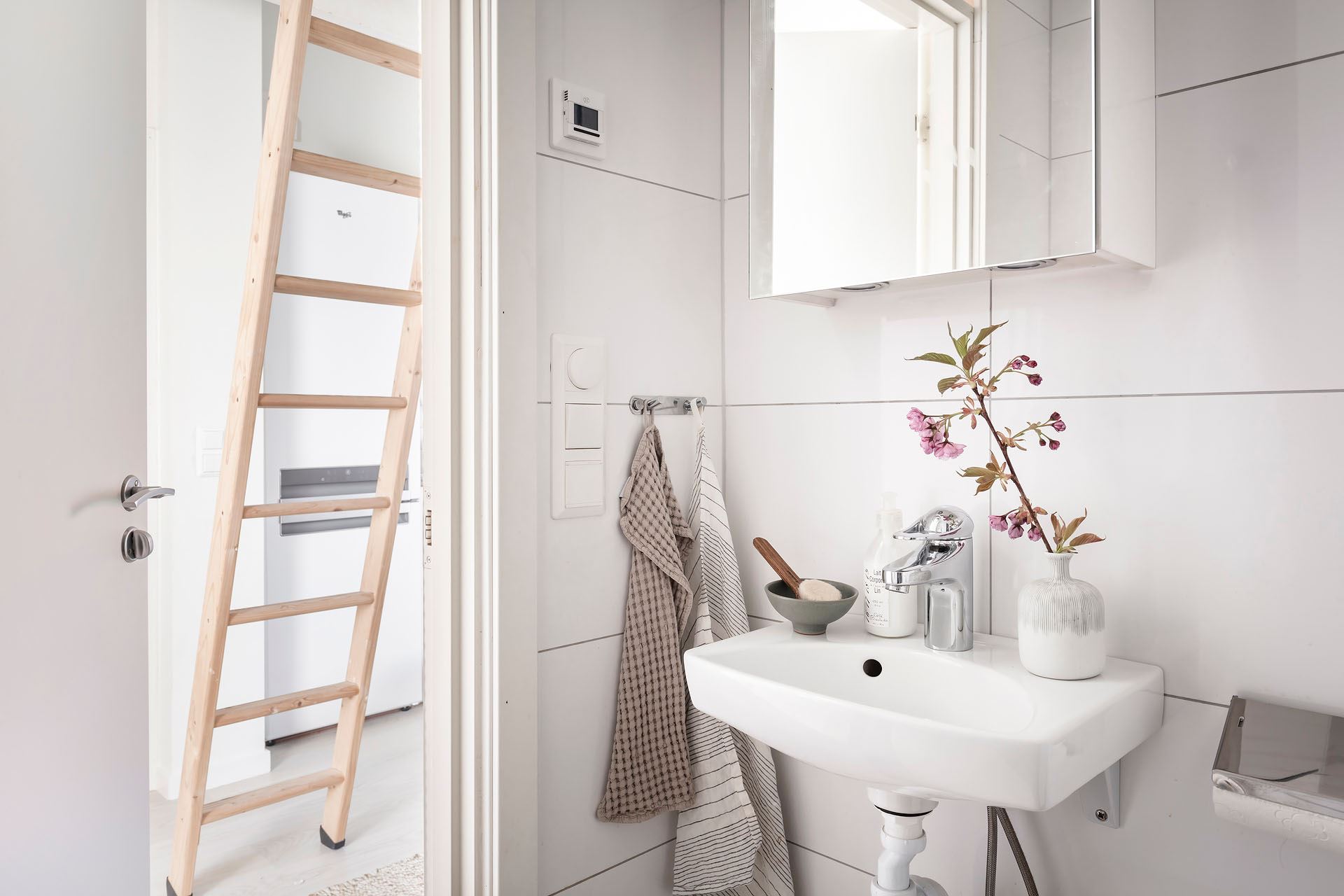 salle de bain blanche