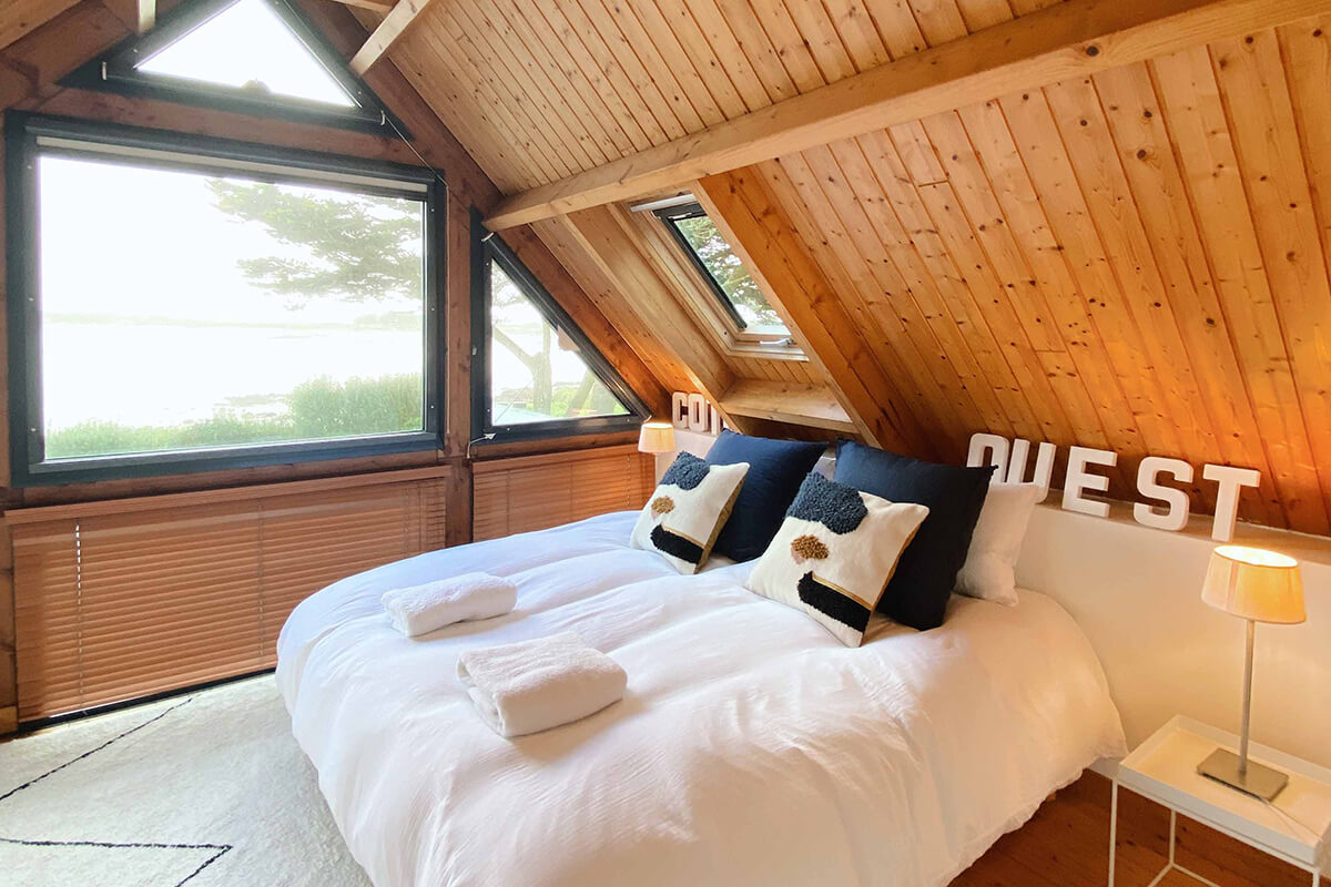 chambre sous combles lambris bois
