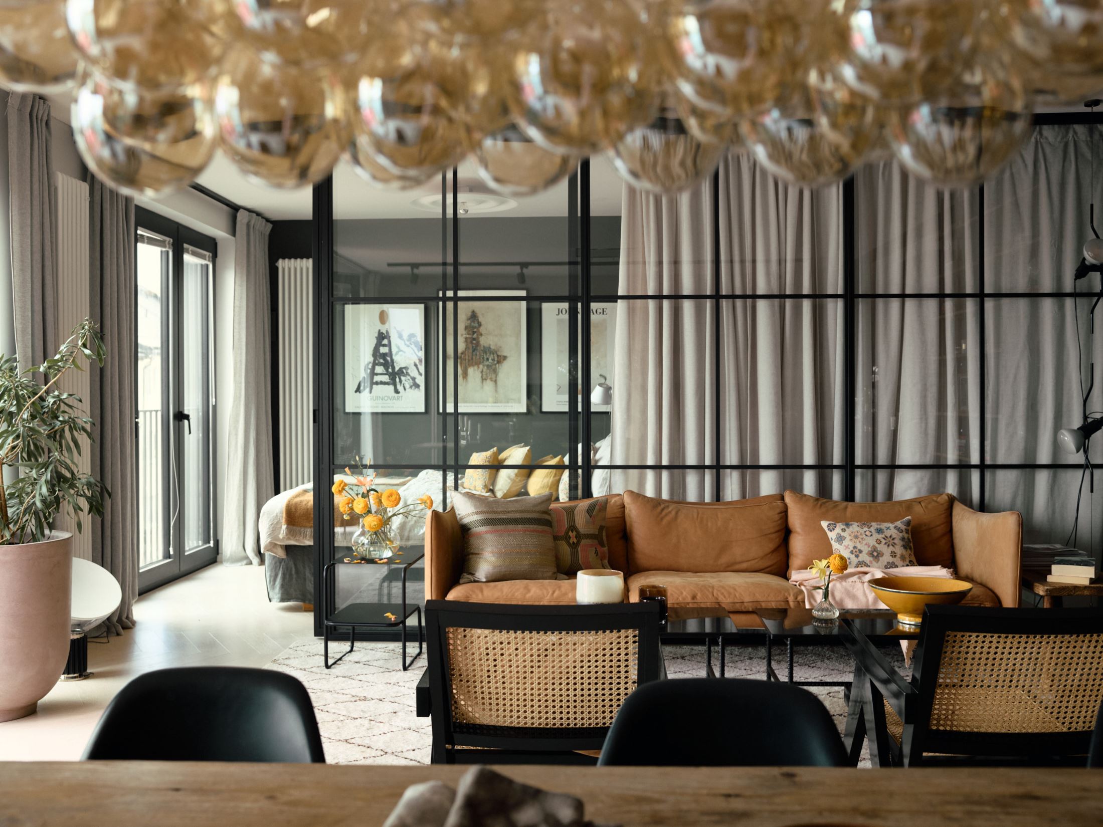 salon avec verrière décoration contemporaine